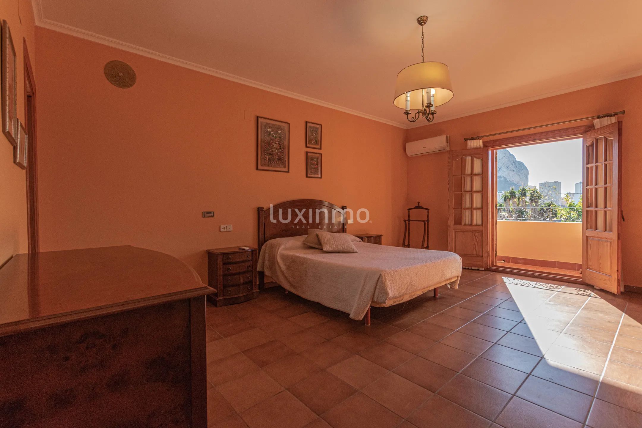 Spacious Mediterranean-style villa with panoramic views and sea views for sale in Calpe — photo 25