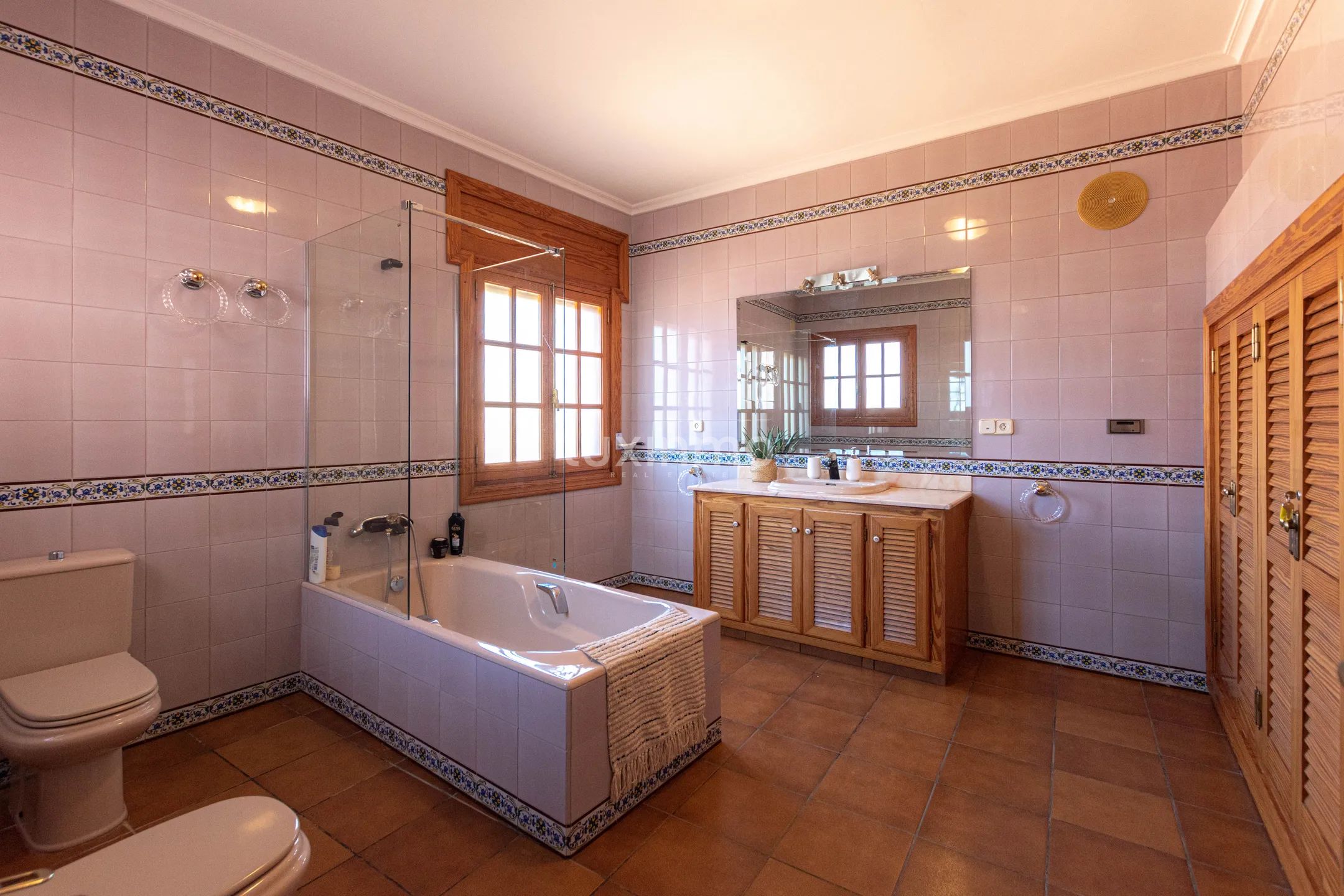 Spacious Mediterranean-style villa with panoramic views and sea views for sale in Calpe — photo 30
