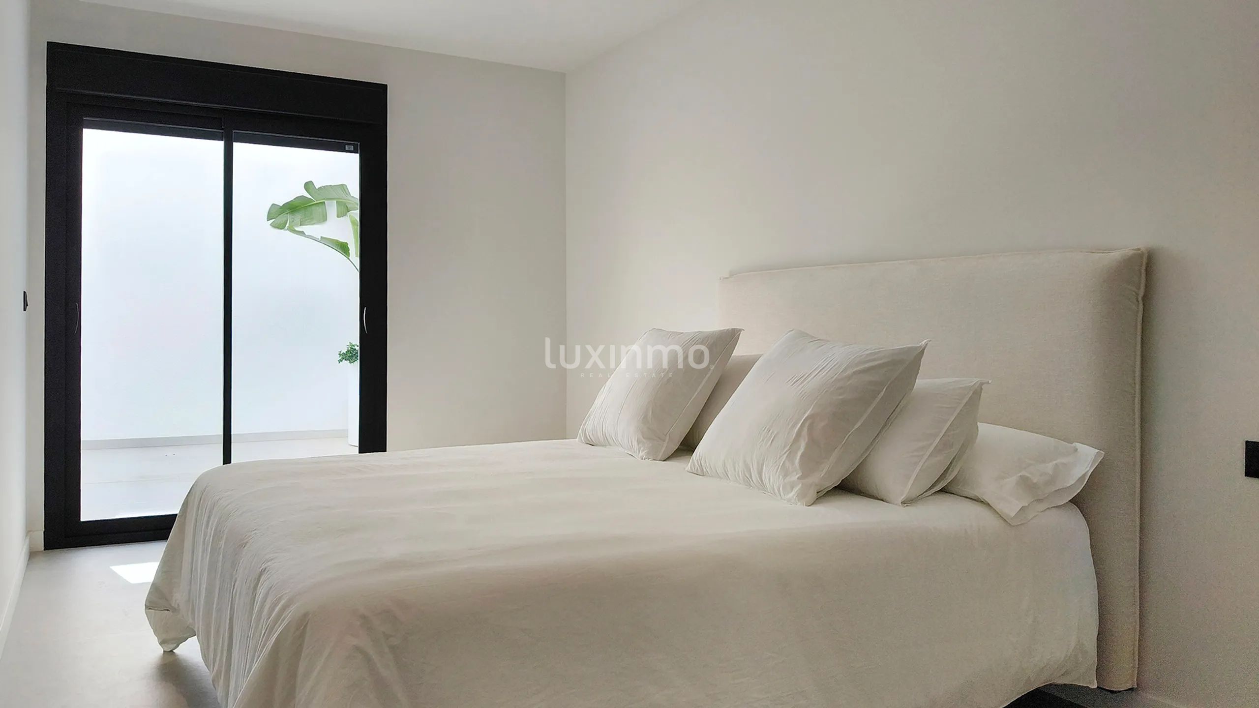 Finished modern villa in Rojales for sale — photo 21