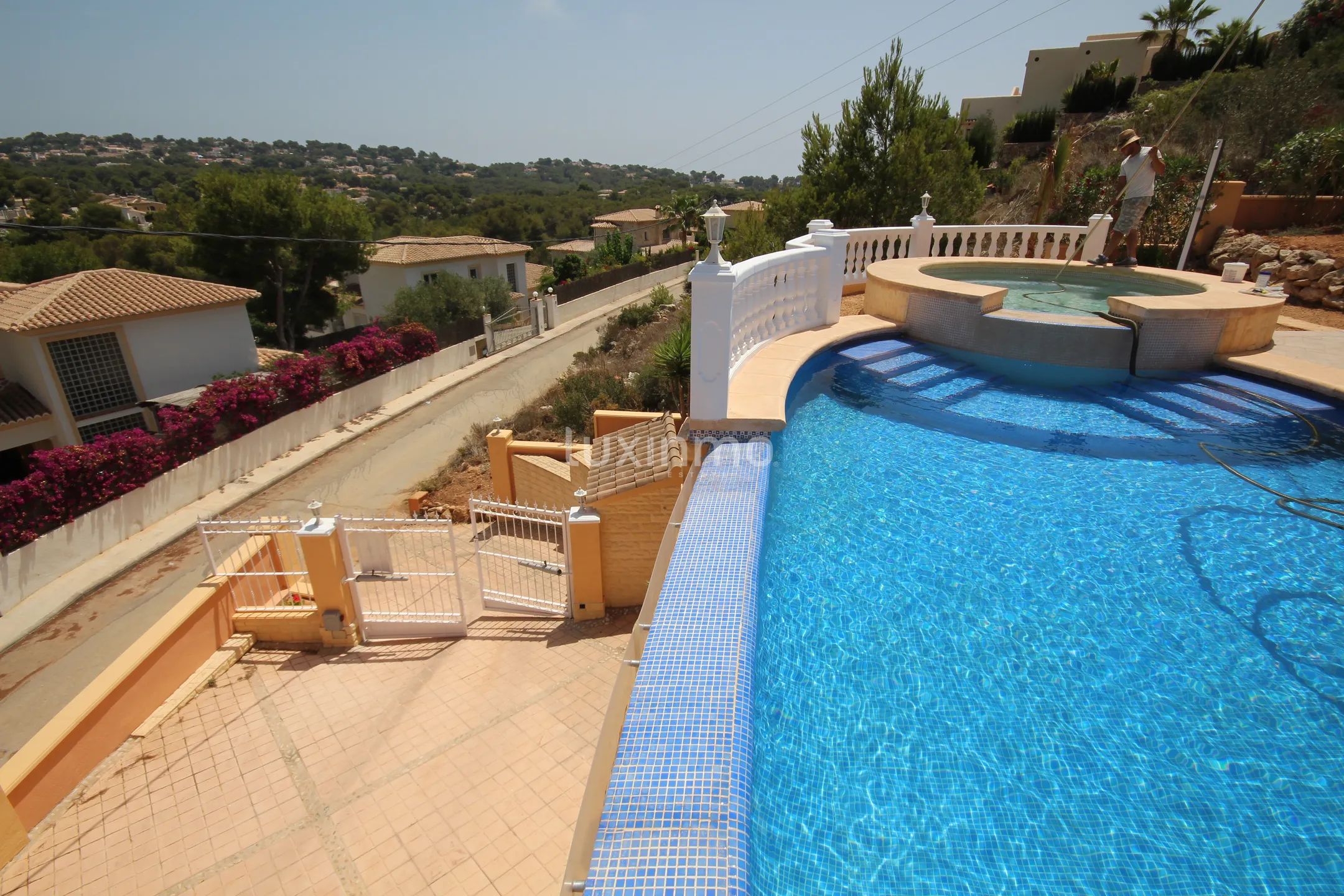 Spanish style villa for sale with open views — photo 9