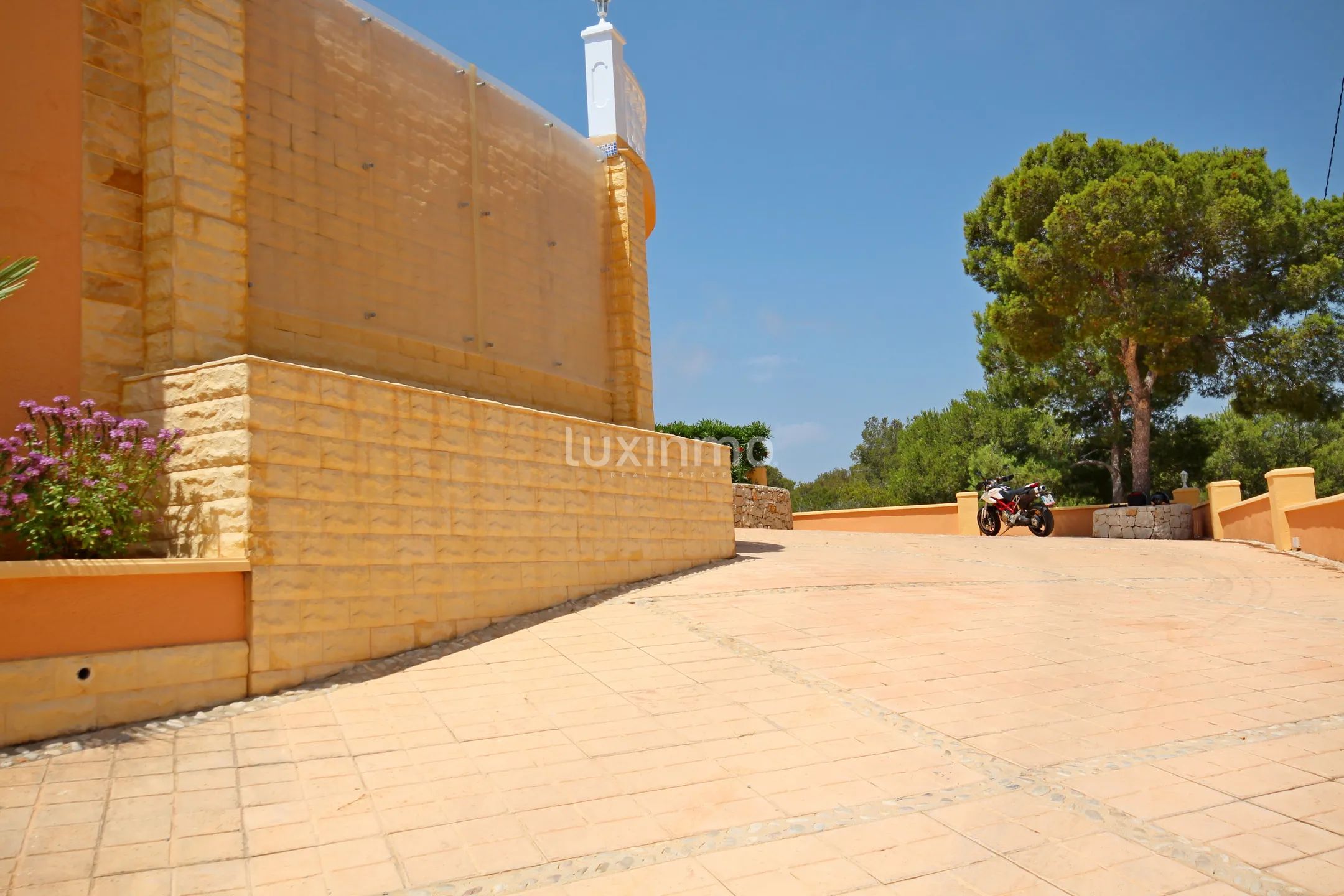 Spanish style villa for sale with open views — photo 6