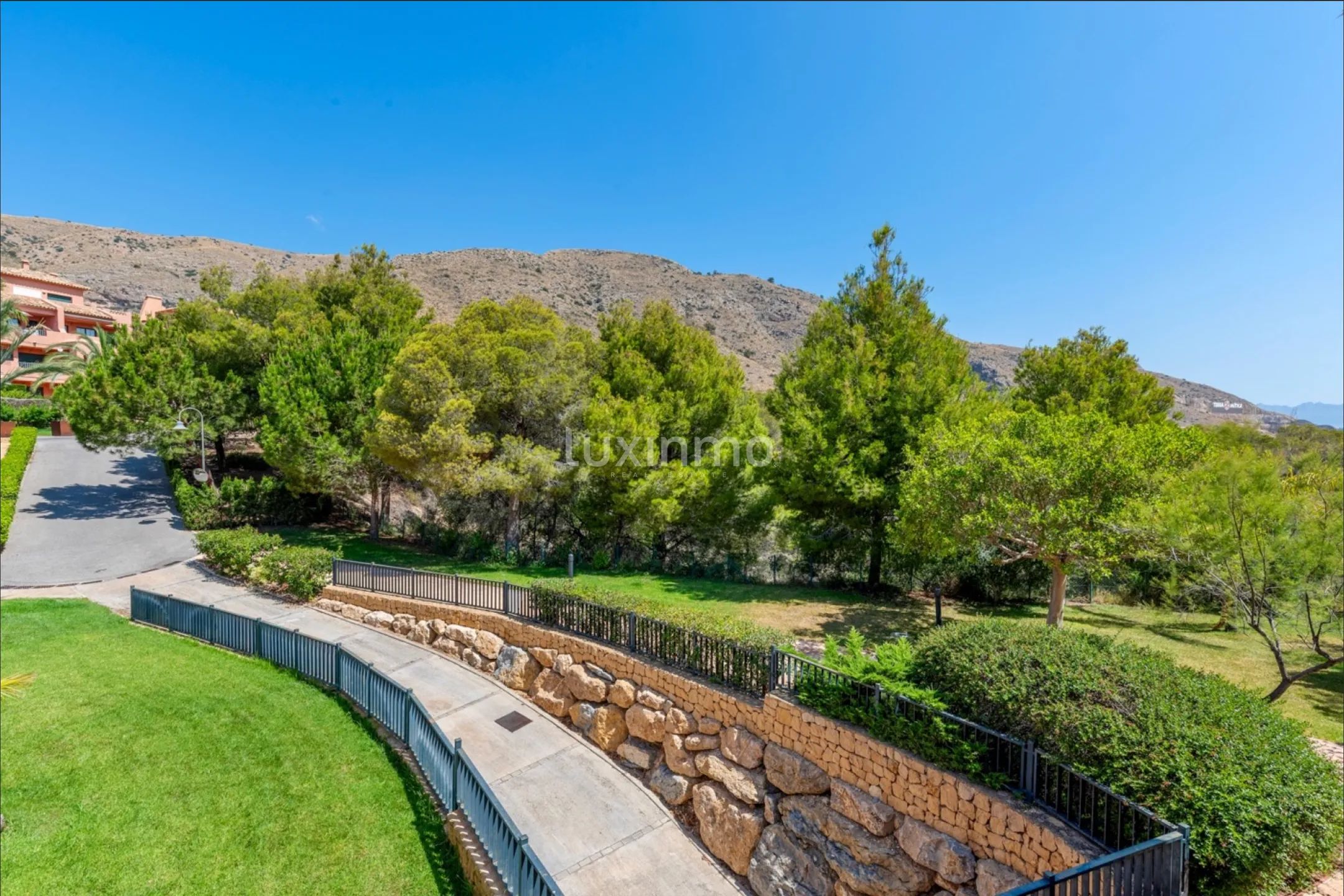 Apartamento Mediterráneo con Vistas al Mar en Sierra Cortina — photo 30