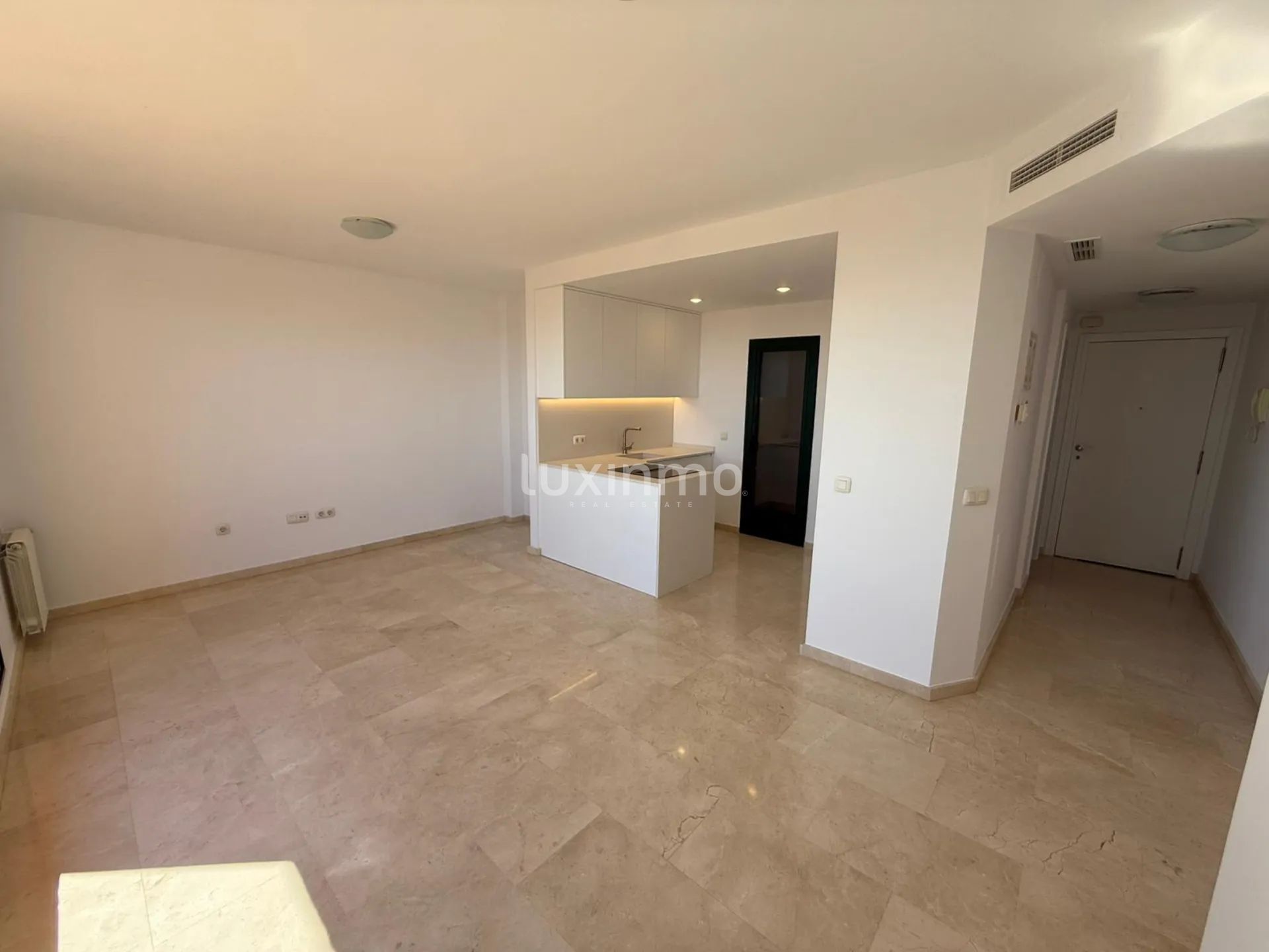 Śródziemnomorski apartament z widokiem na morze w Sierra Cortina — photo 8