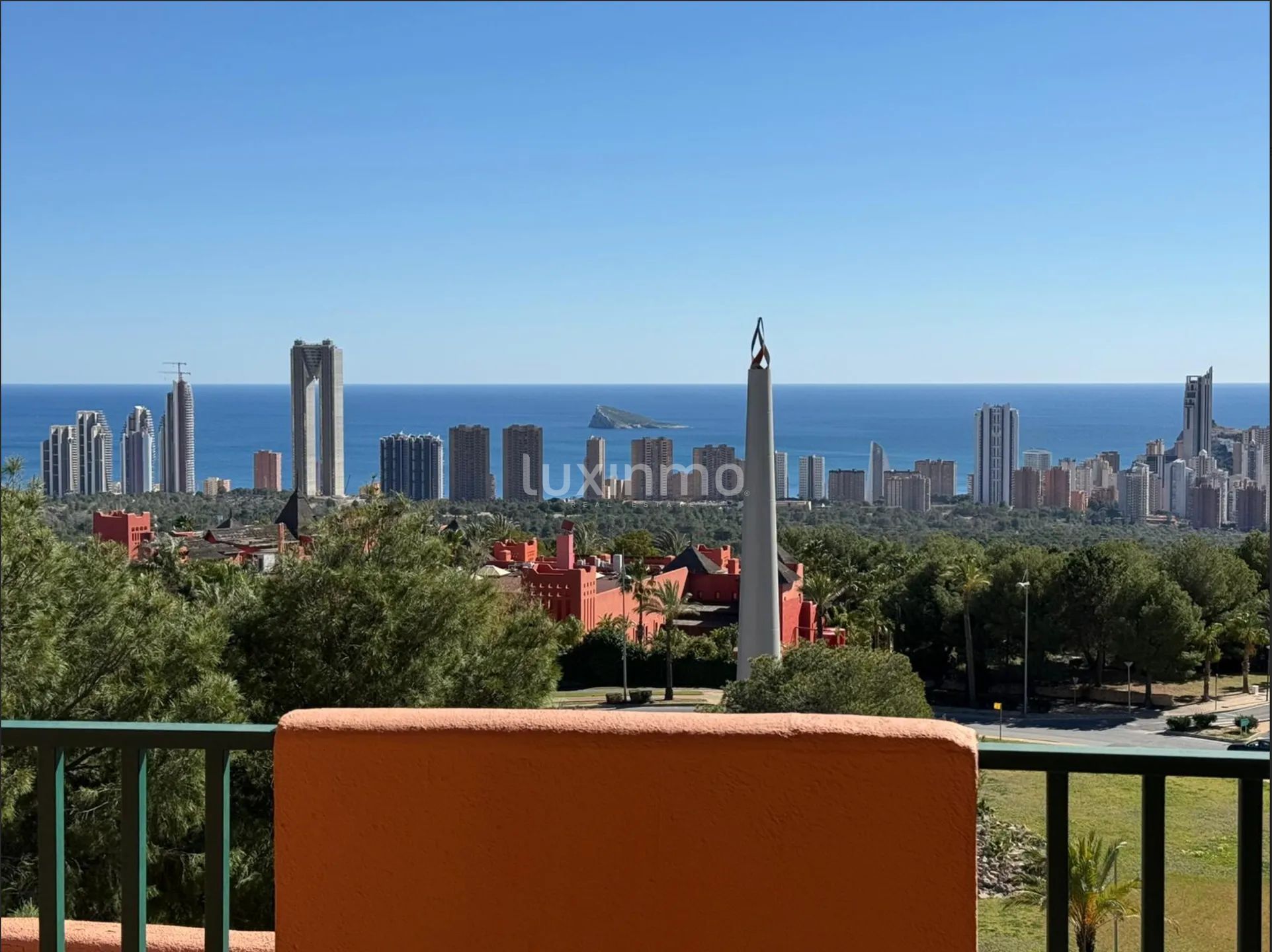 Śródziemnomorski apartament z widokiem na morze w Sierra Cortina — photo 19
