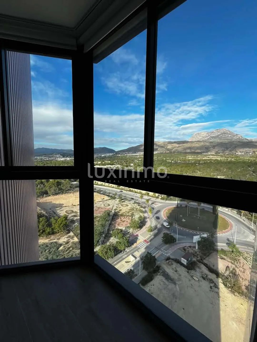 Luxury apartment in torre sakura  Benidorm — photo 15