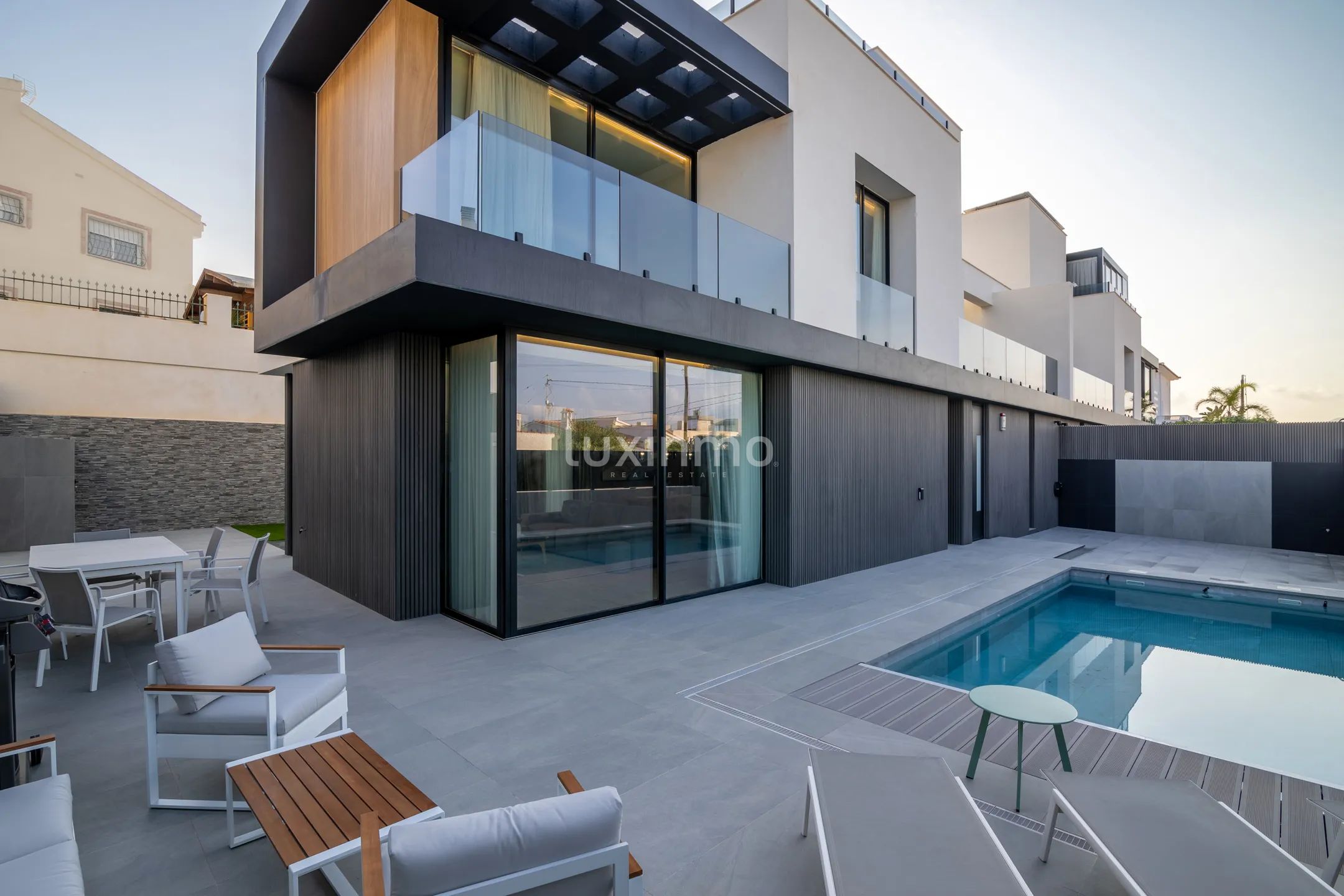 Ny lyxvilla med 5 sovrum och pool i El Albir