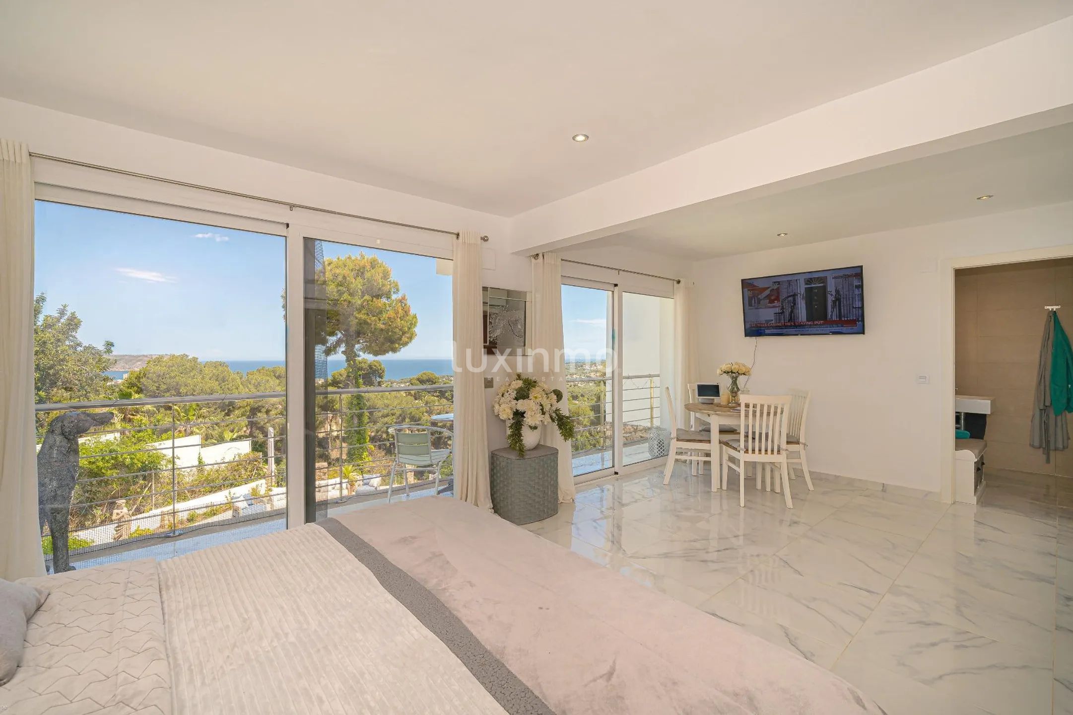 Mediterranean 5 bedroom villa with pool and panoramic sea views in Jávea — photo 15