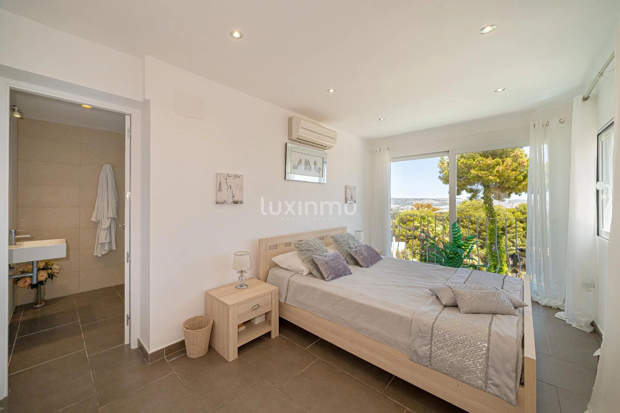 Mediterranean 5 bedroom villa with pool and panoramic sea views in Jávea — photo 16
