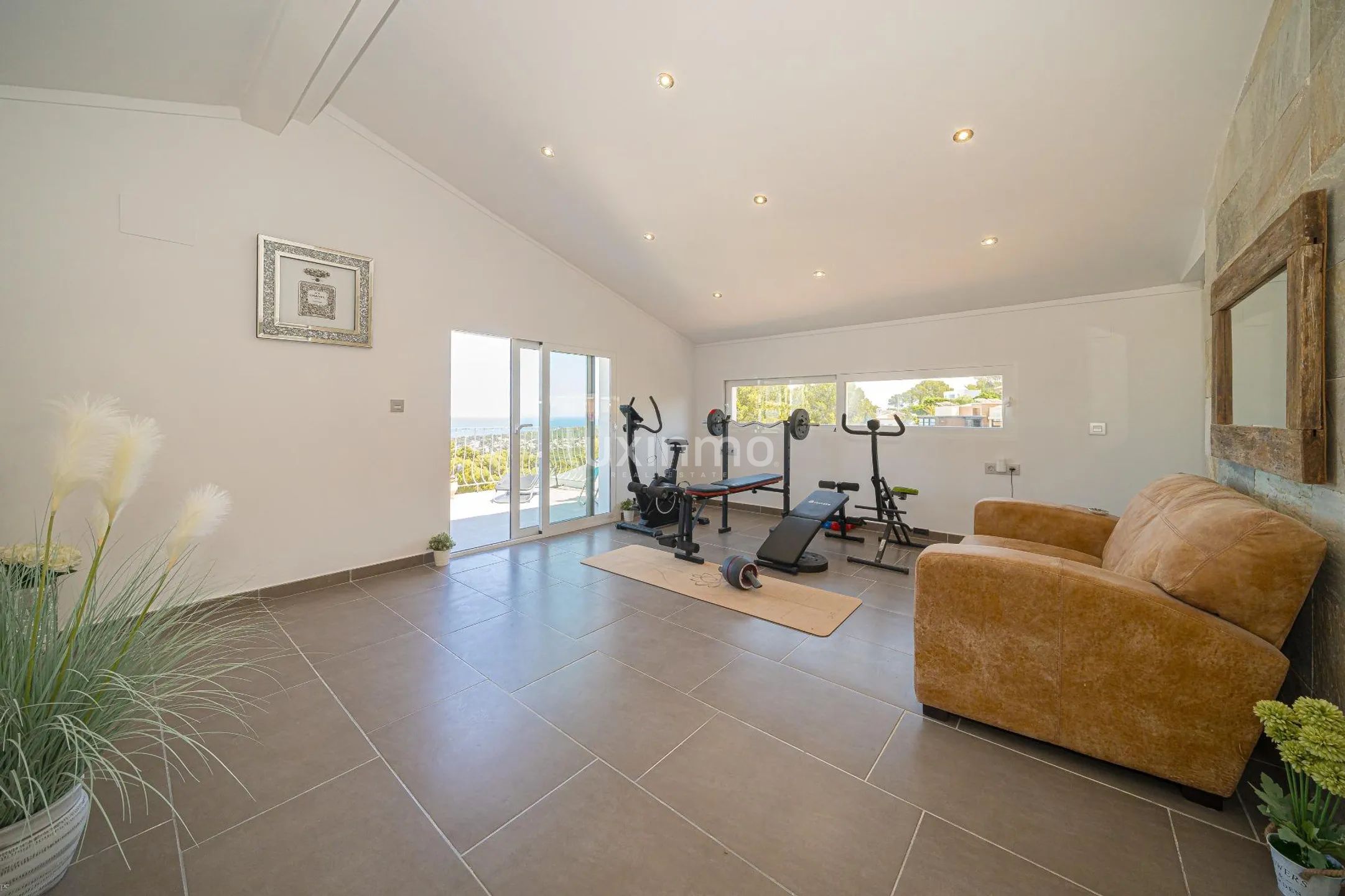 Mediterranean 5 bedroom villa with pool and panoramic sea views in Jávea — photo 9