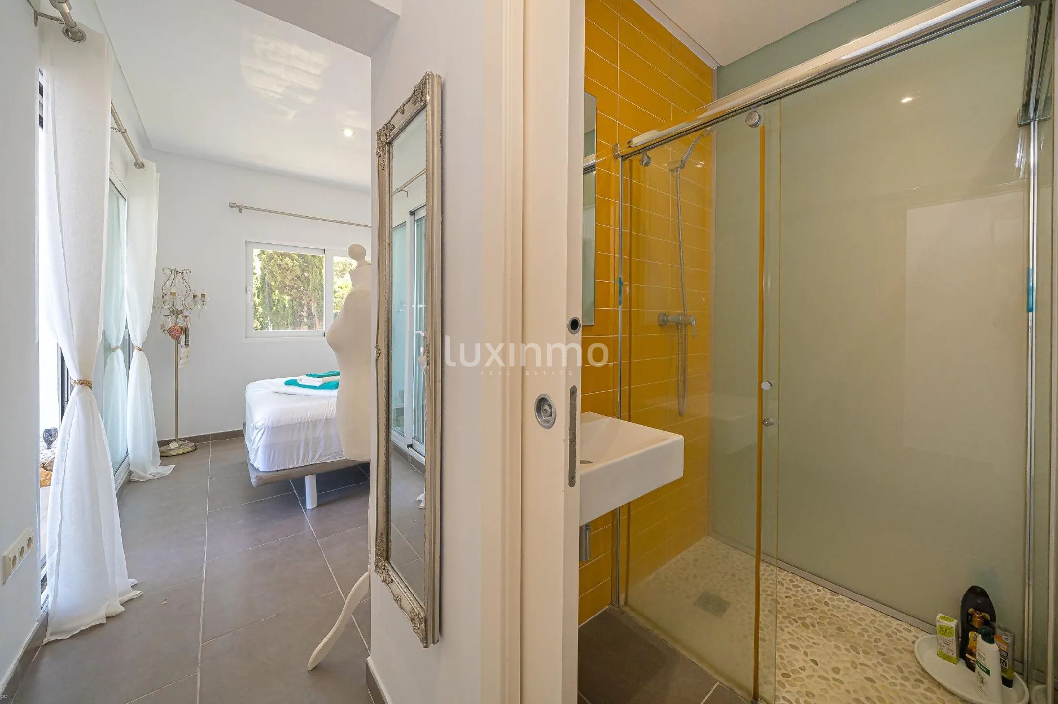 Mediterranean 5 bedroom villa with pool and panoramic sea views in Jávea — photo 21