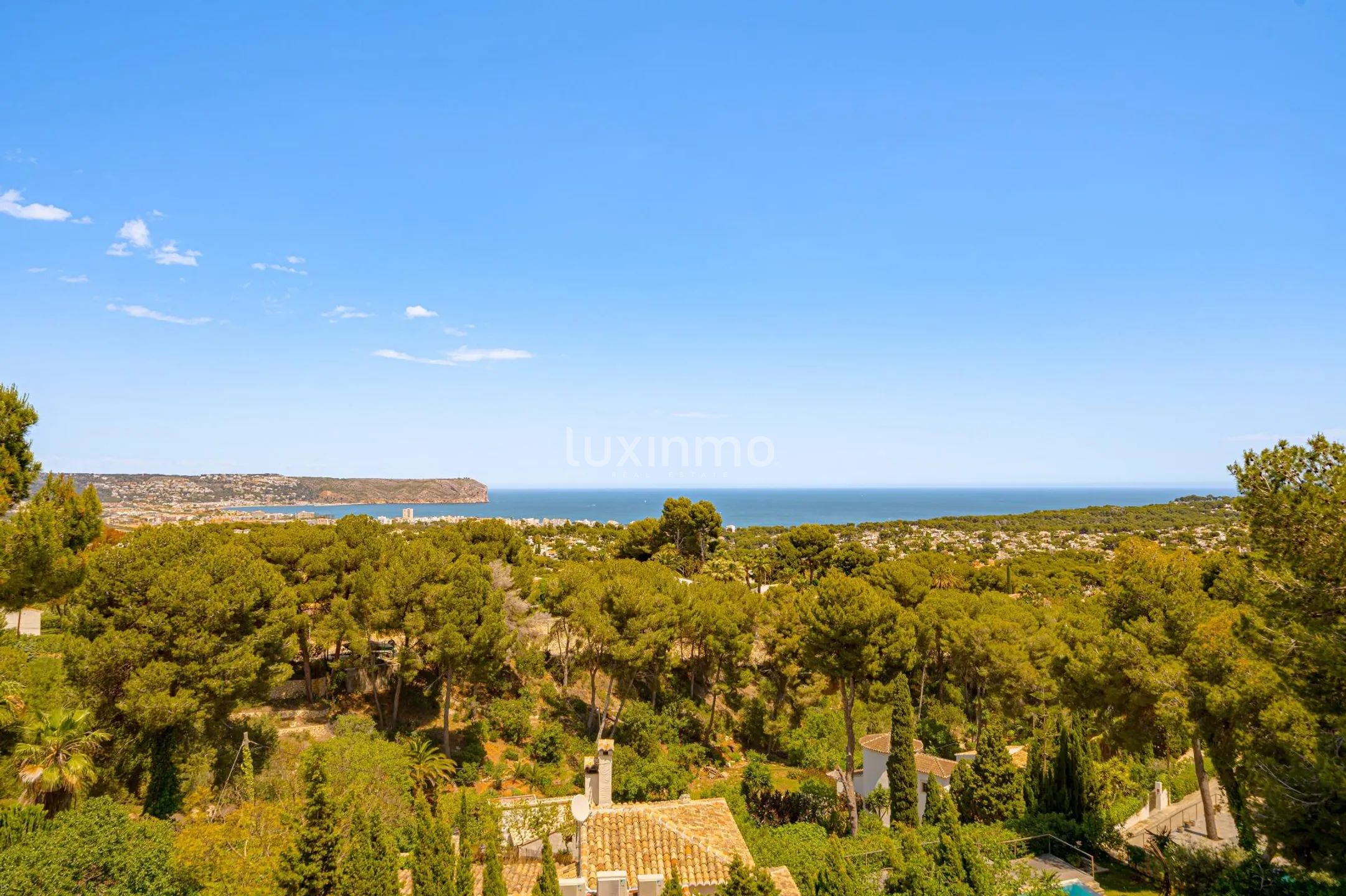 Mediterranean 5 bedroom villa with pool and panoramic sea views in Jávea — photo 33