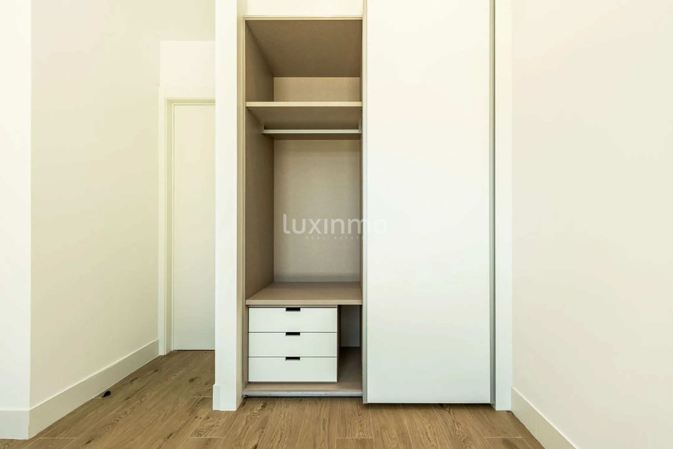 Large 2 bedroom new construction ground floor apartment for sale — photo 11