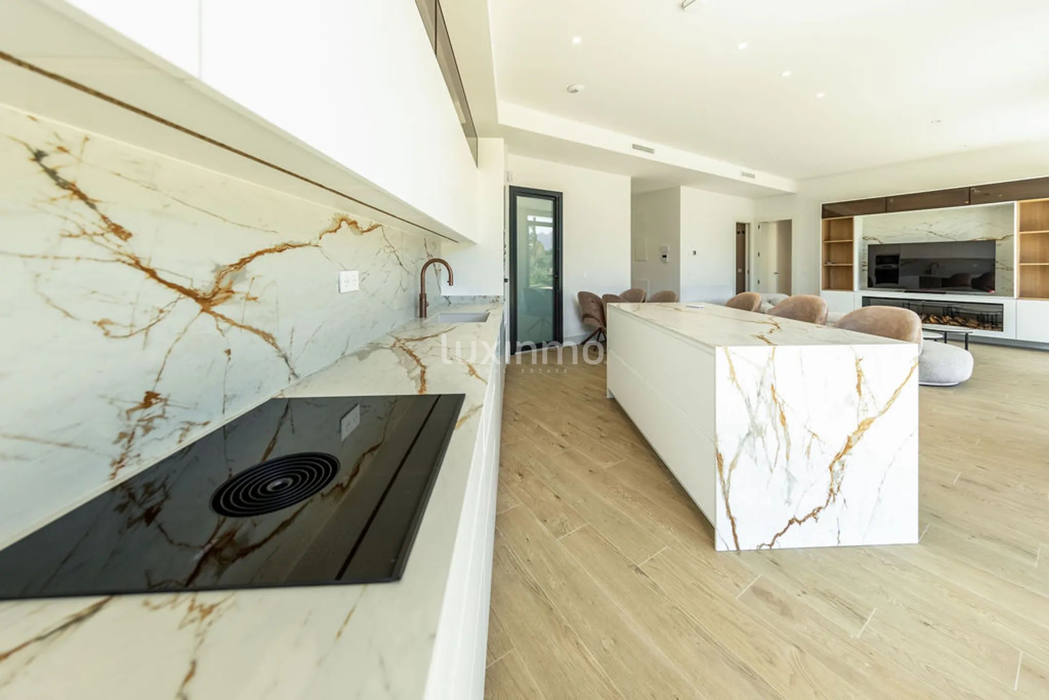 Large 2 bedroom new construction ground floor apartment for sale — photo 7
