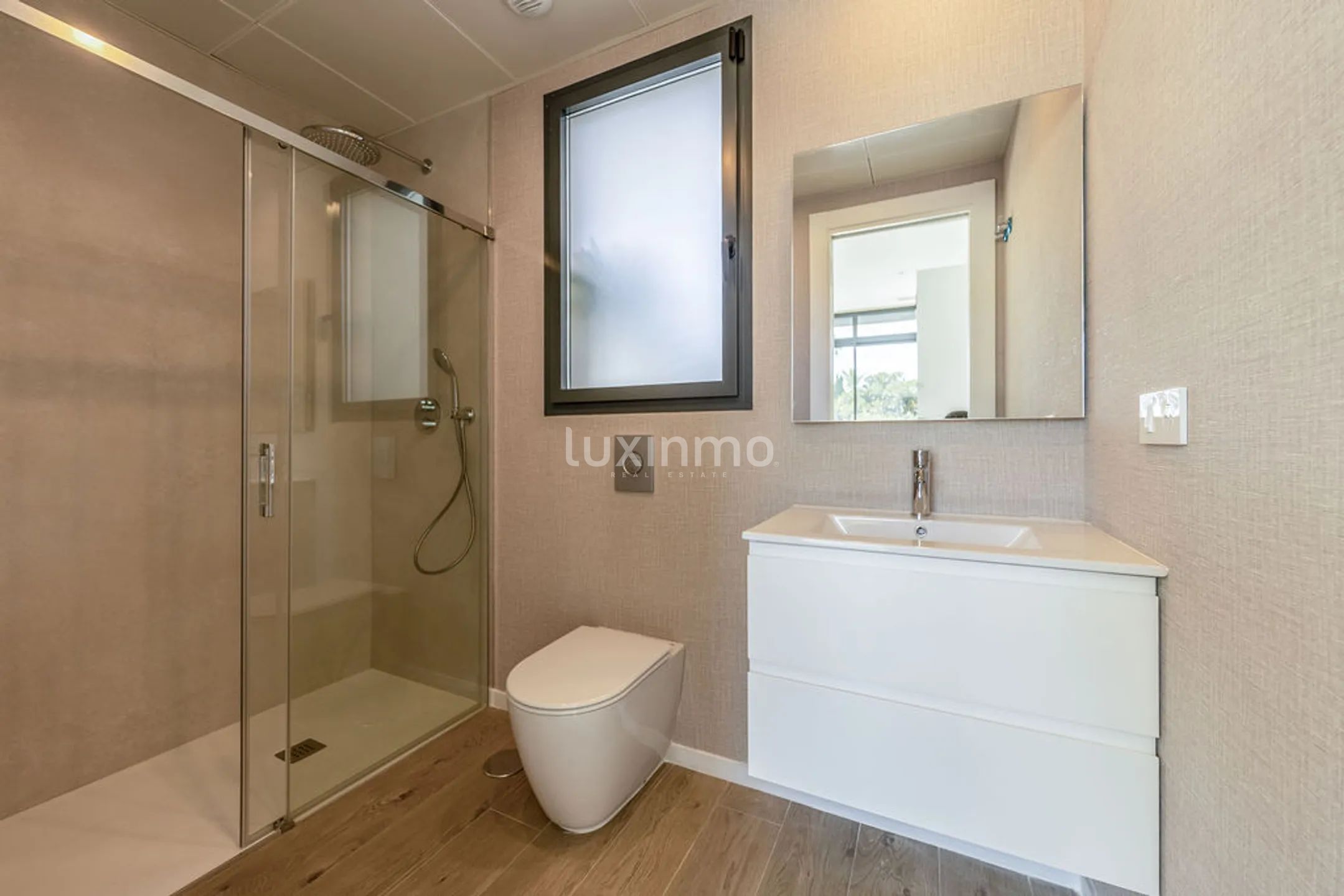Large 2 bedroom new construction ground floor apartment for sale — photo 9