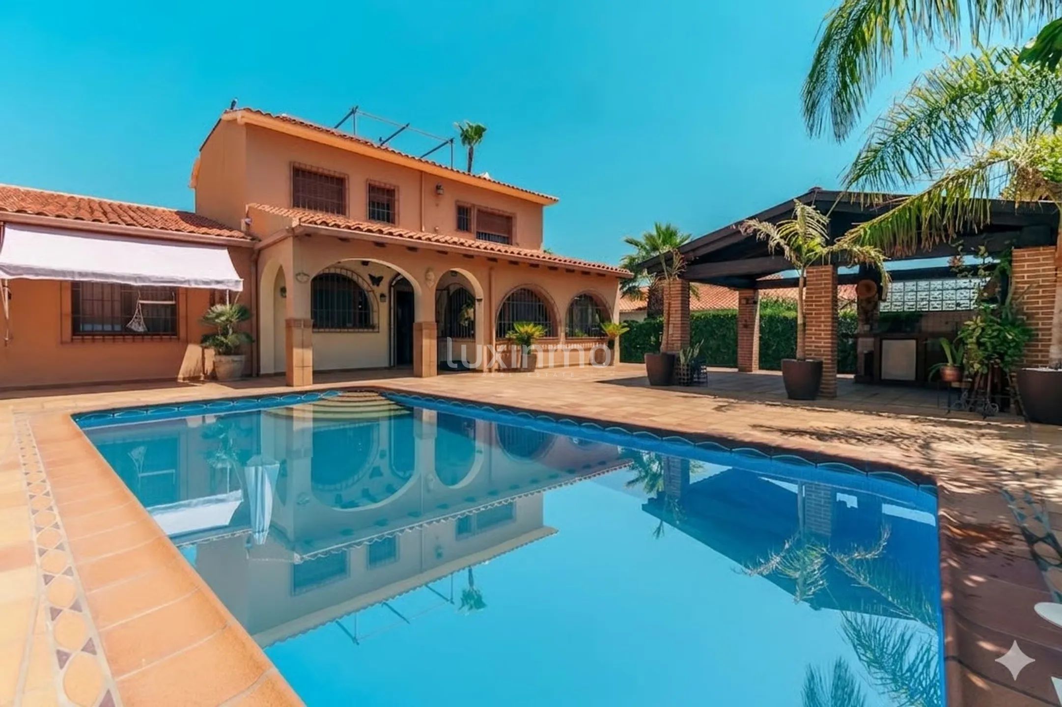 Villa unifamiliar de estilo mediterráneo en La Nucia