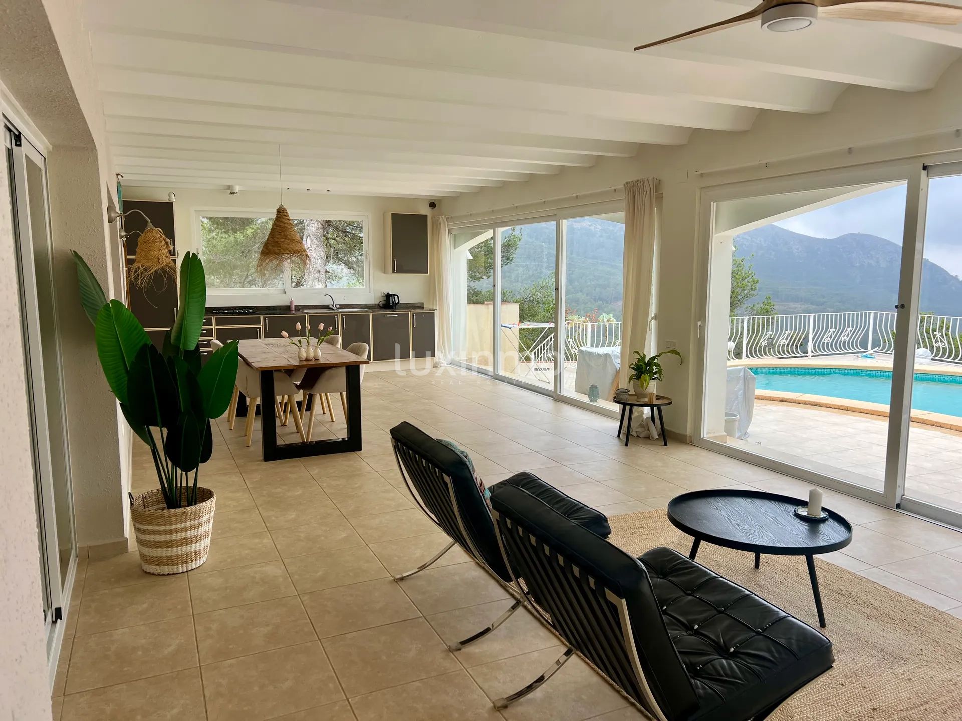 Romslig hus til salgs i Finestrat med panoramautsikt over havet og fjellene — photo 9