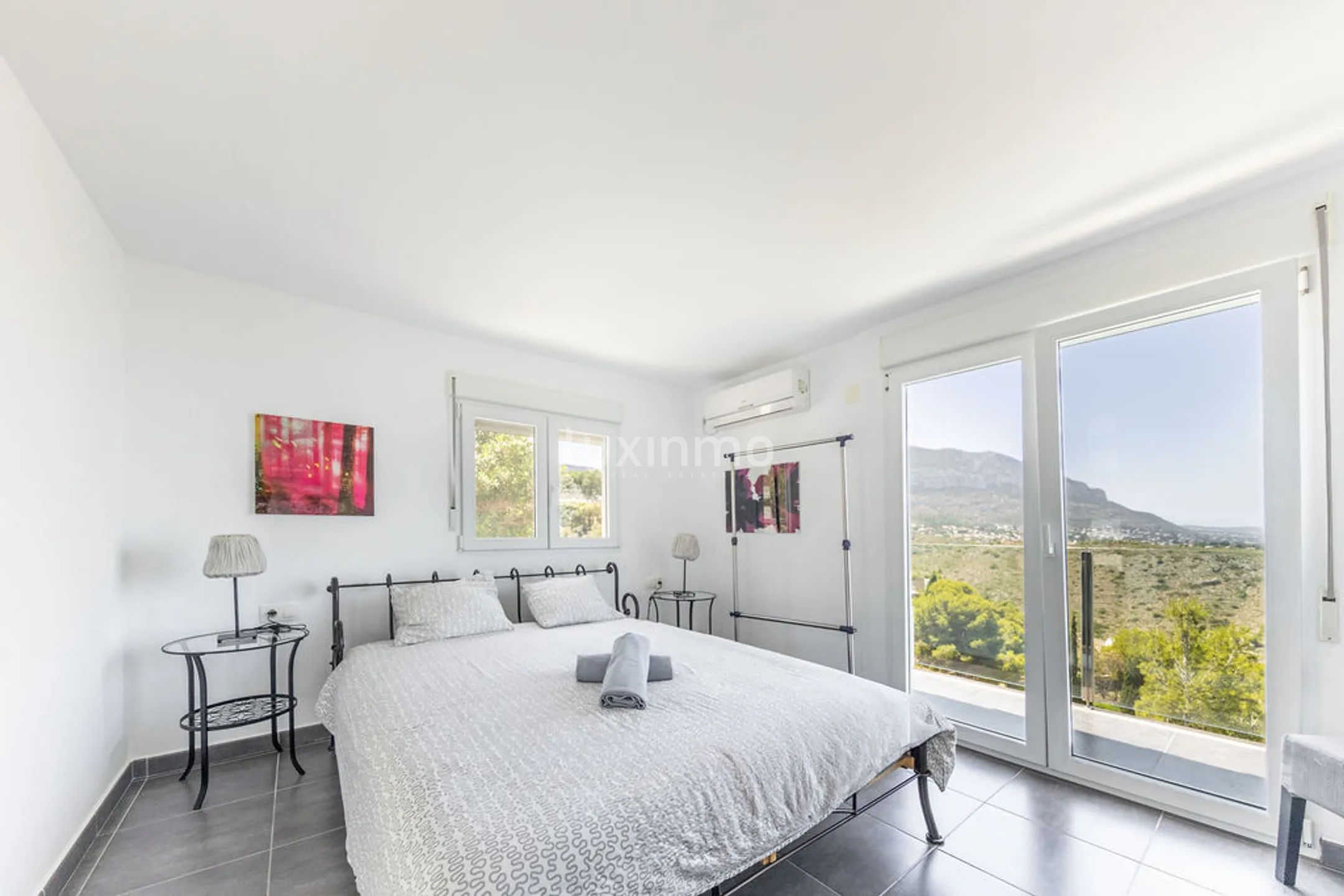 Renovated Villa with Sea Views and Private Pool in Las Rotas Dénia for sale — photo 5