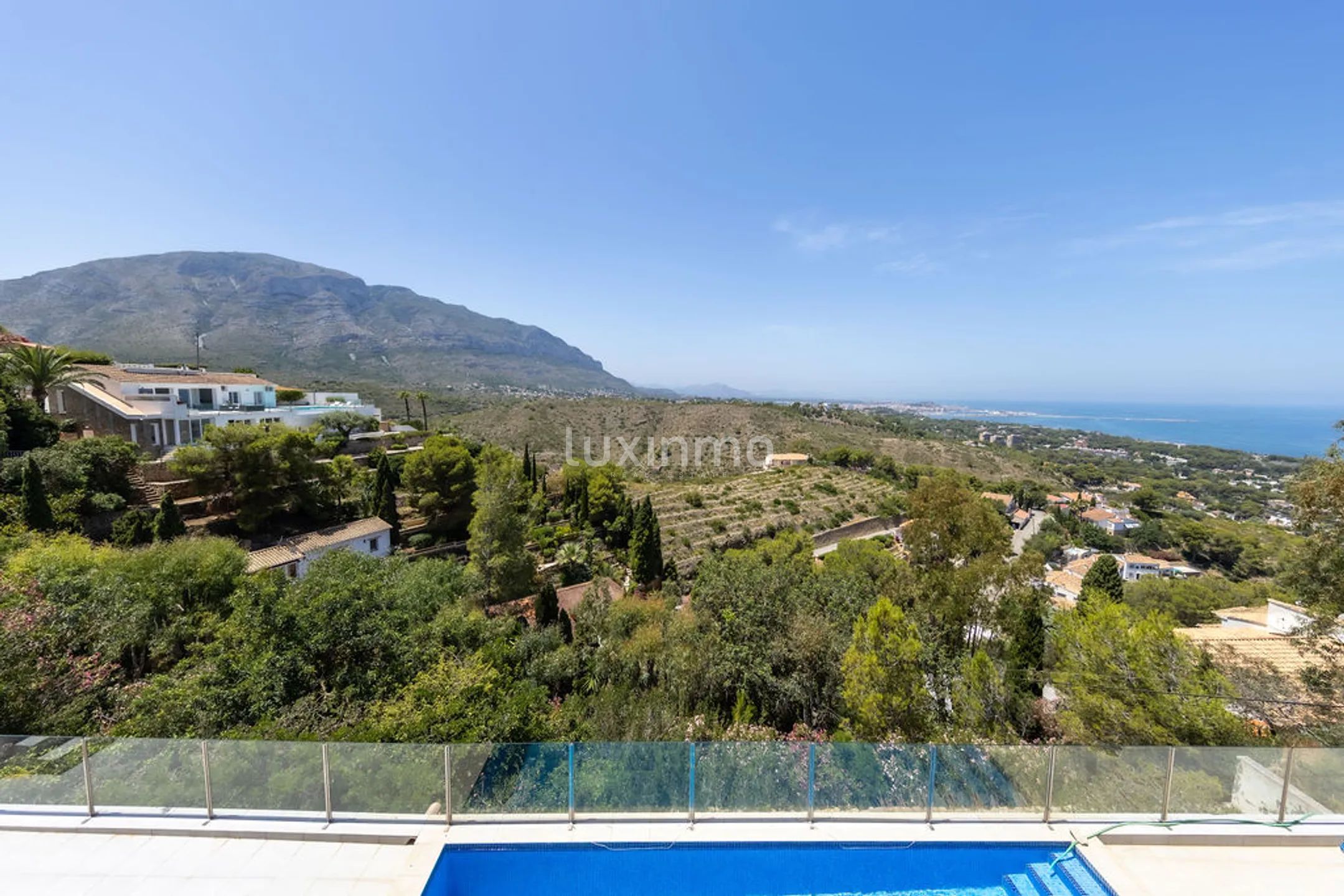 Renovated Villa with Sea Views and Private Pool in Las Rotas Dénia for sale — photo 16