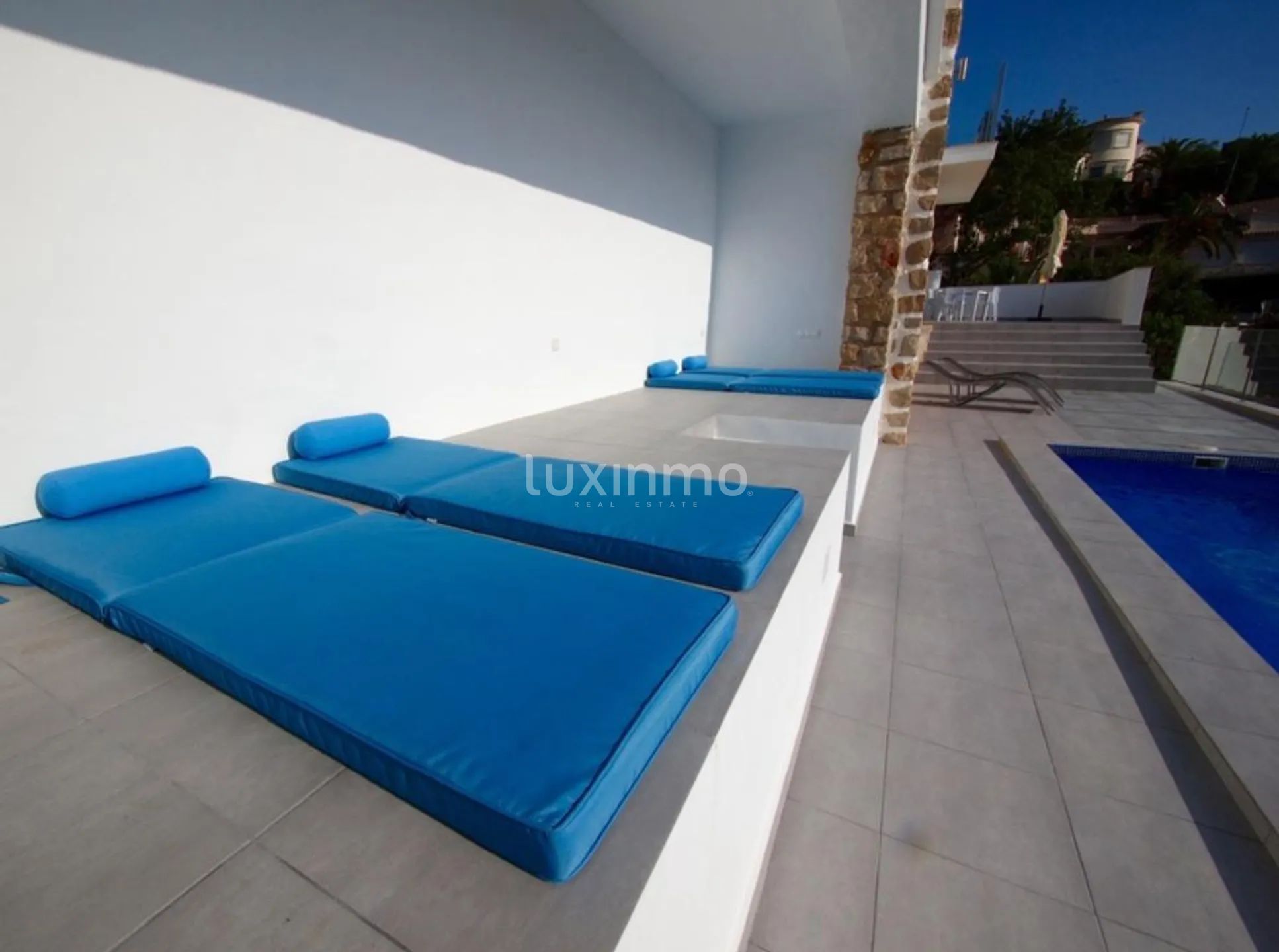 Renovated Villa with Sea Views and Private Pool in Las Rotas Dénia for sale — photo 8
