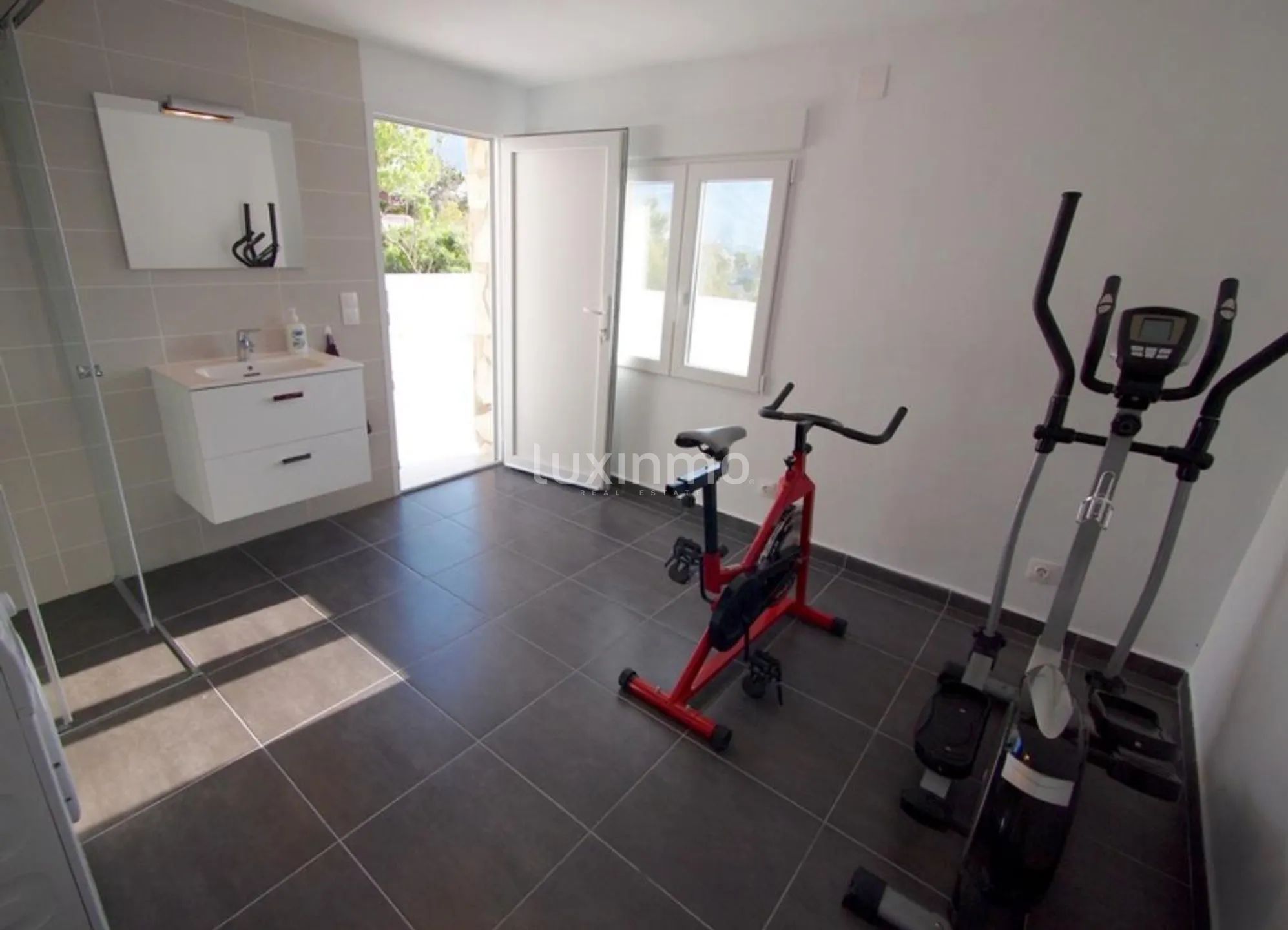 Renovated Villa with Sea Views and Private Pool in Las Rotas Dénia for sale — photo 28