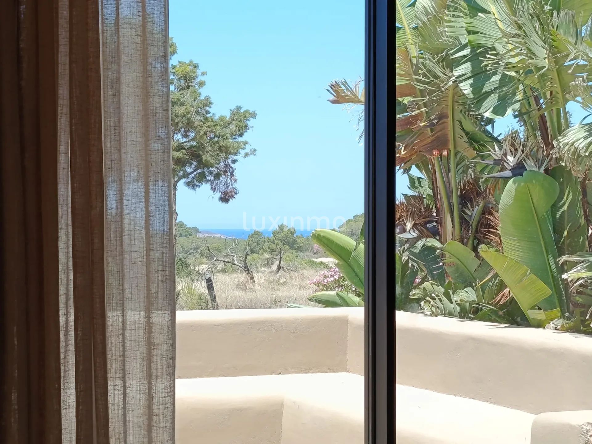 Schitterende nieuwe villa Ibiza stijl in Cala Compta met uitzicht op zee — photo 18