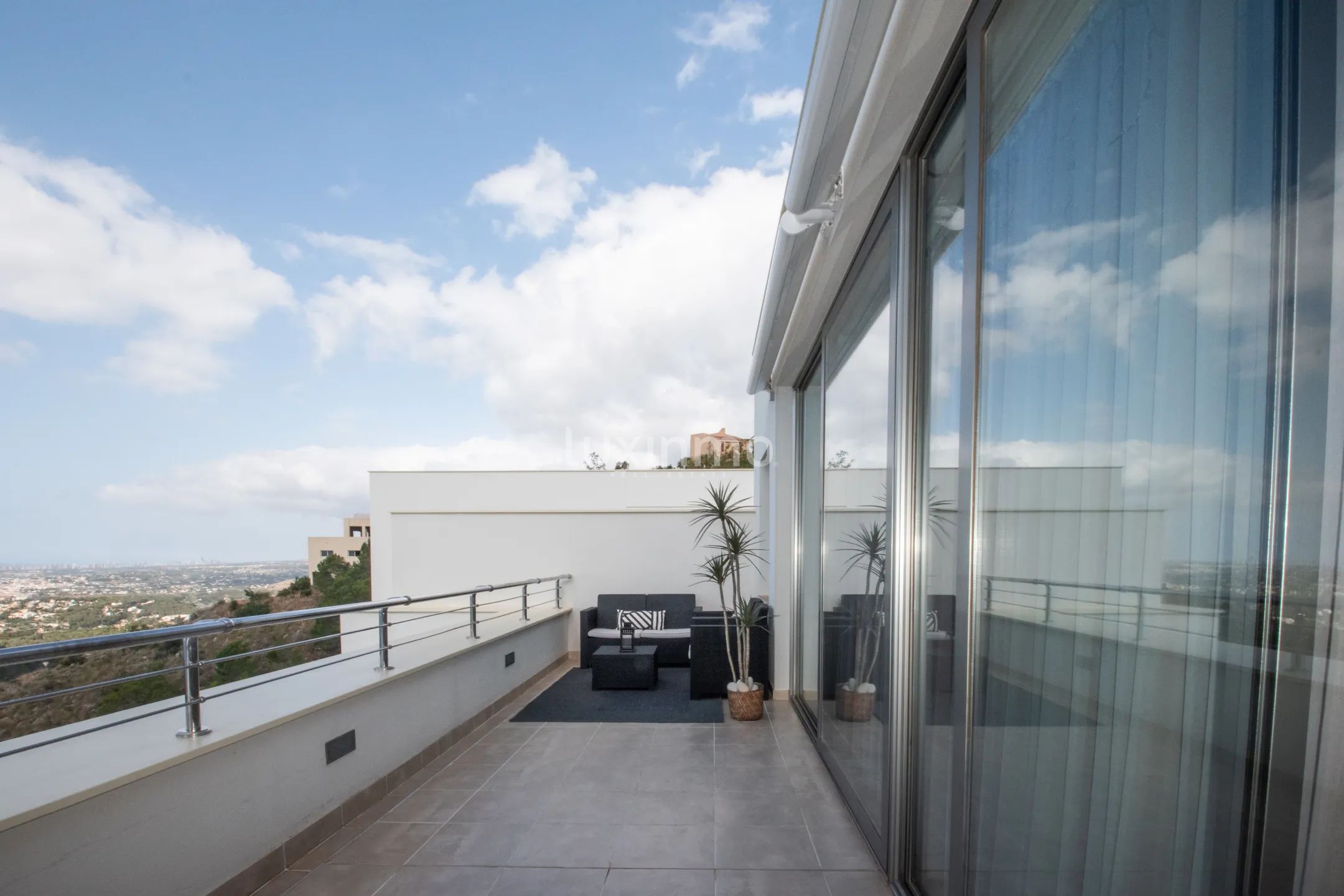 Penthouse with panoramic sea views in Altea — photo 18