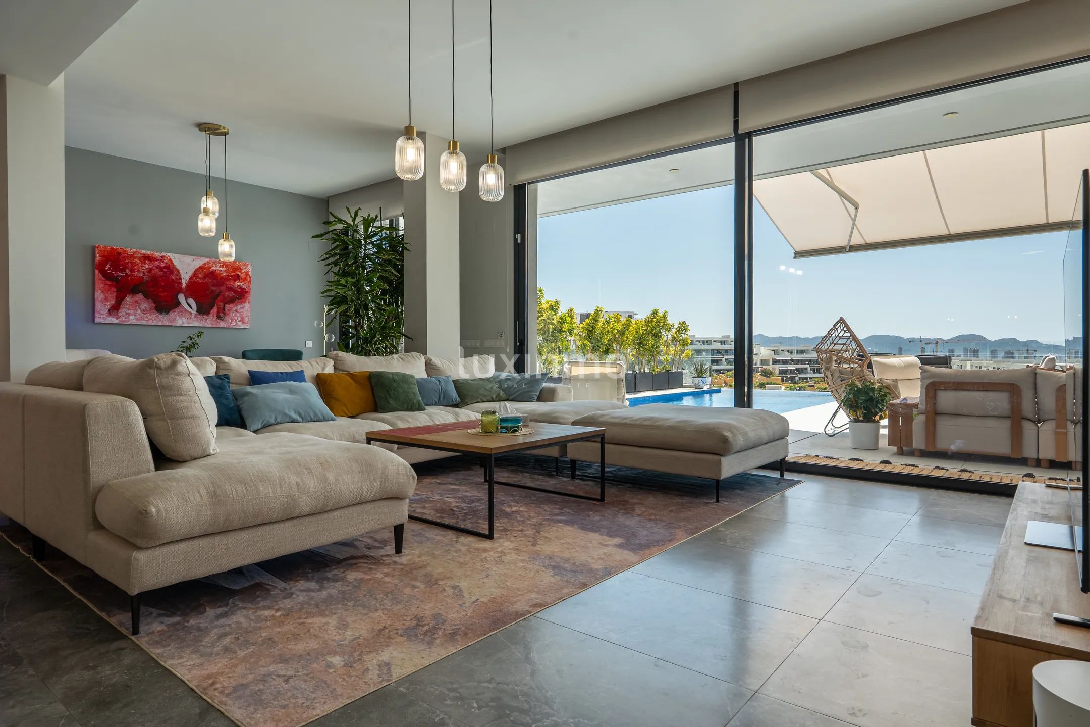 Luxury 4-bedroom villa with pool and panoramic sea-views in Balcón de Finestrat