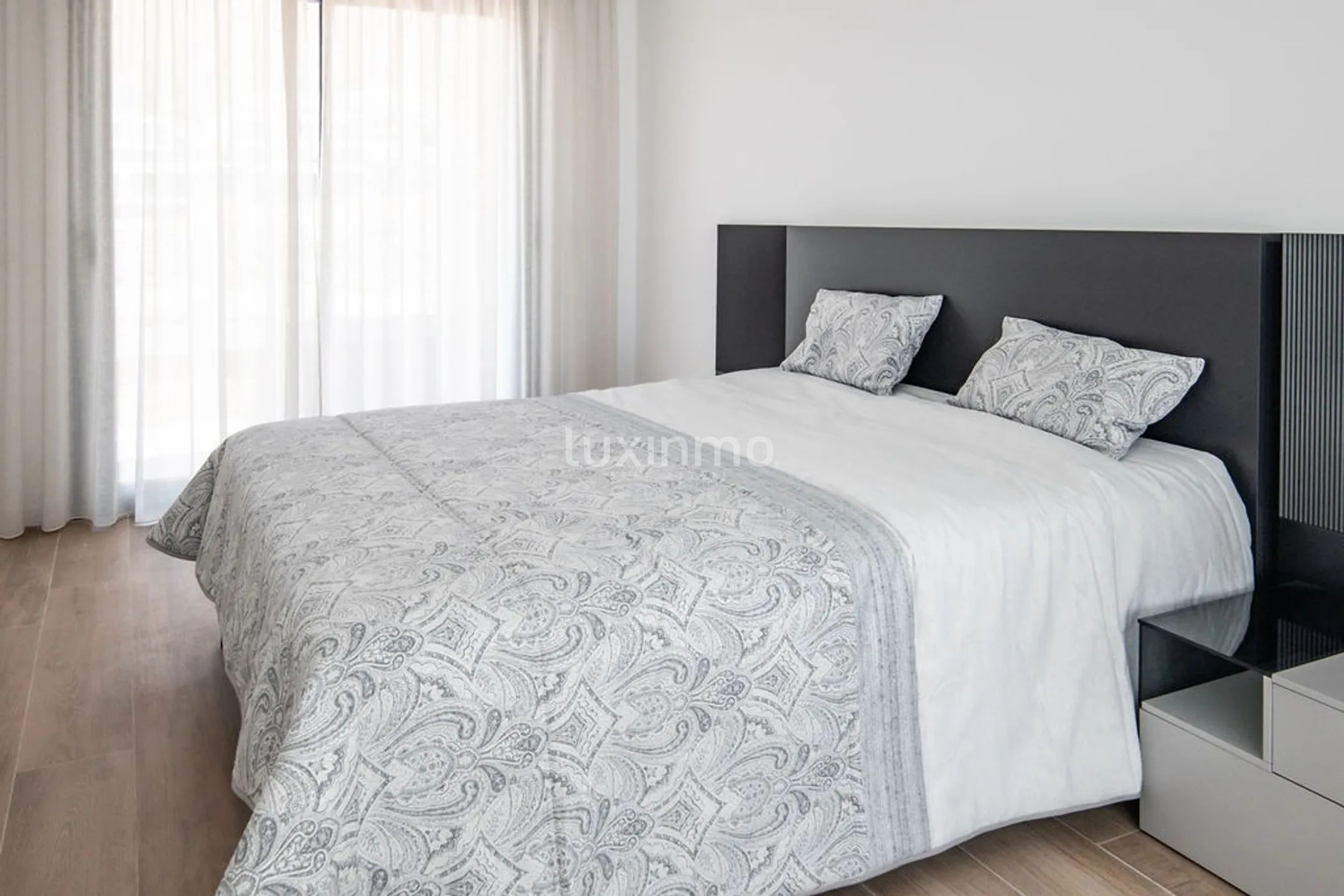 Modern new build penthouse with panoramic sea views — photo 14