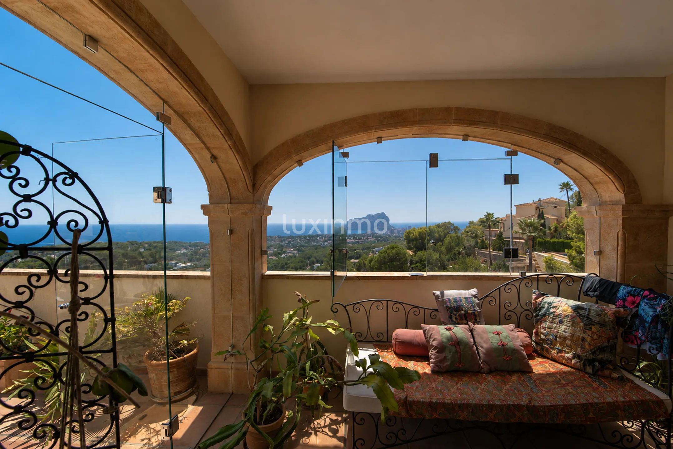 Mediterranean luxury villa with panoramic sea views — photo 21