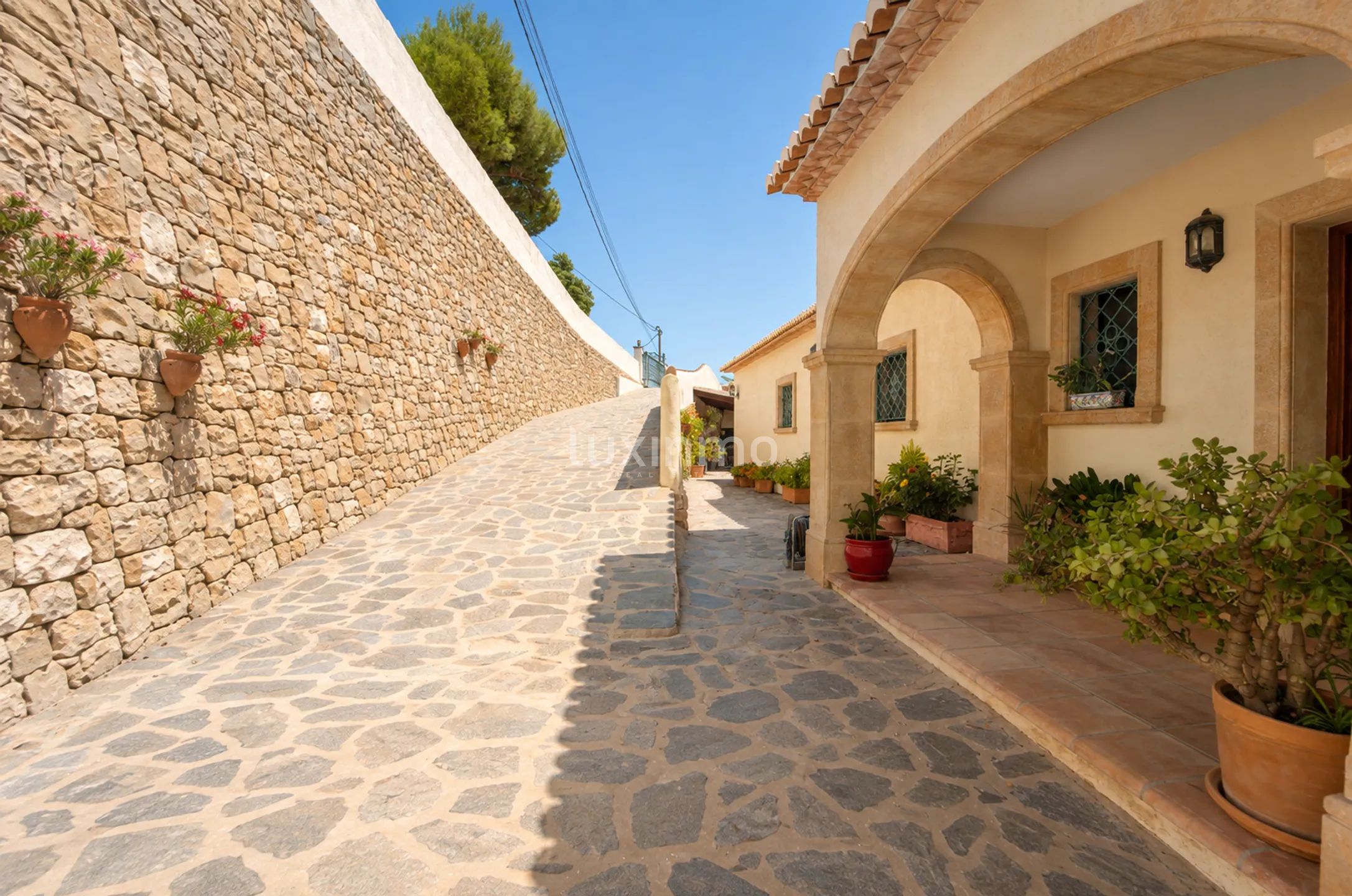 Mediterranean luxury villa with panoramic sea views — photo 51
