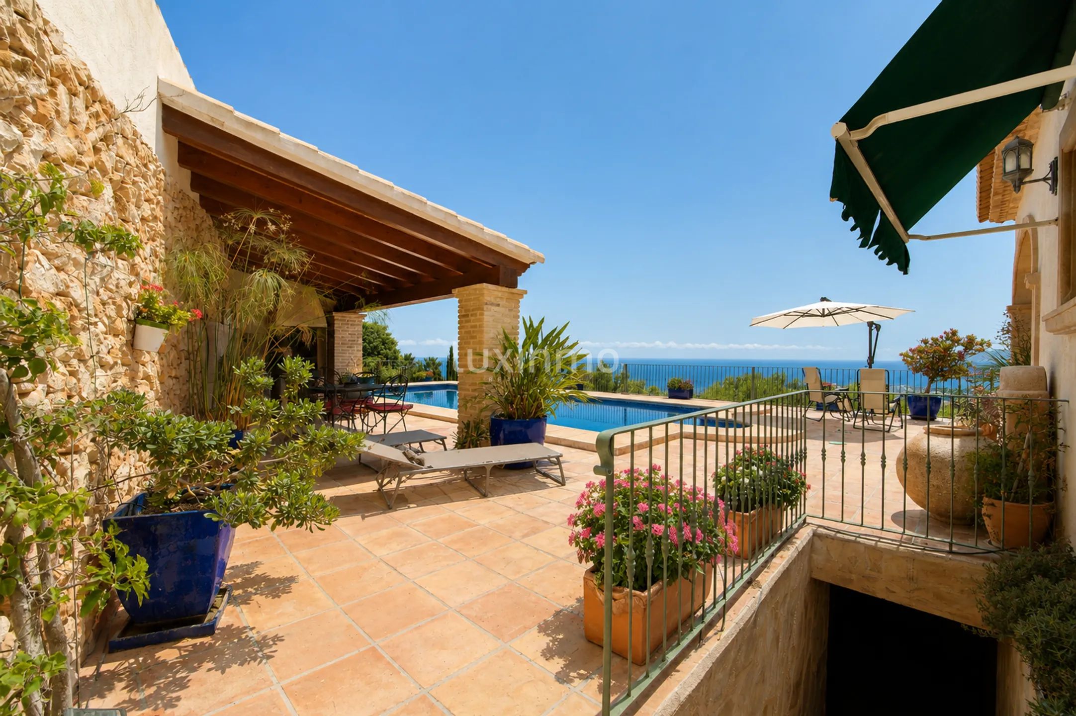 Mediterranean luxury villa with panoramic sea views — photo 36