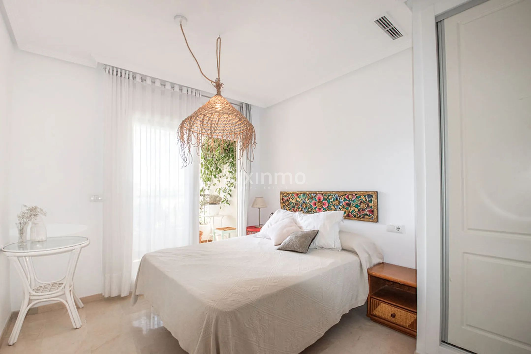 Mediterranean Duplex with Sea Views in Mascarat — photo 13