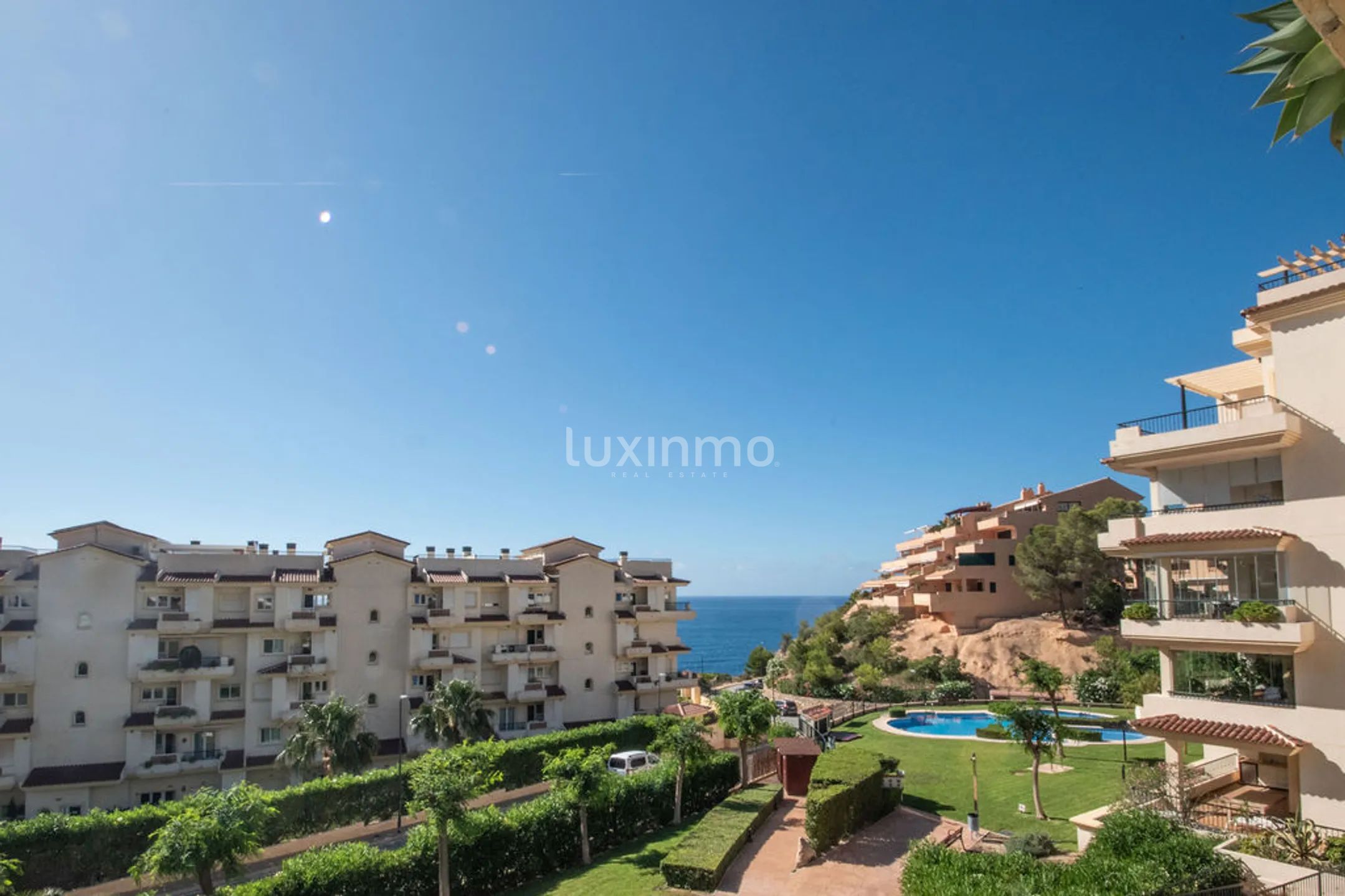 Mittelmeer-Maisonette mit Meerblick in Mascarat