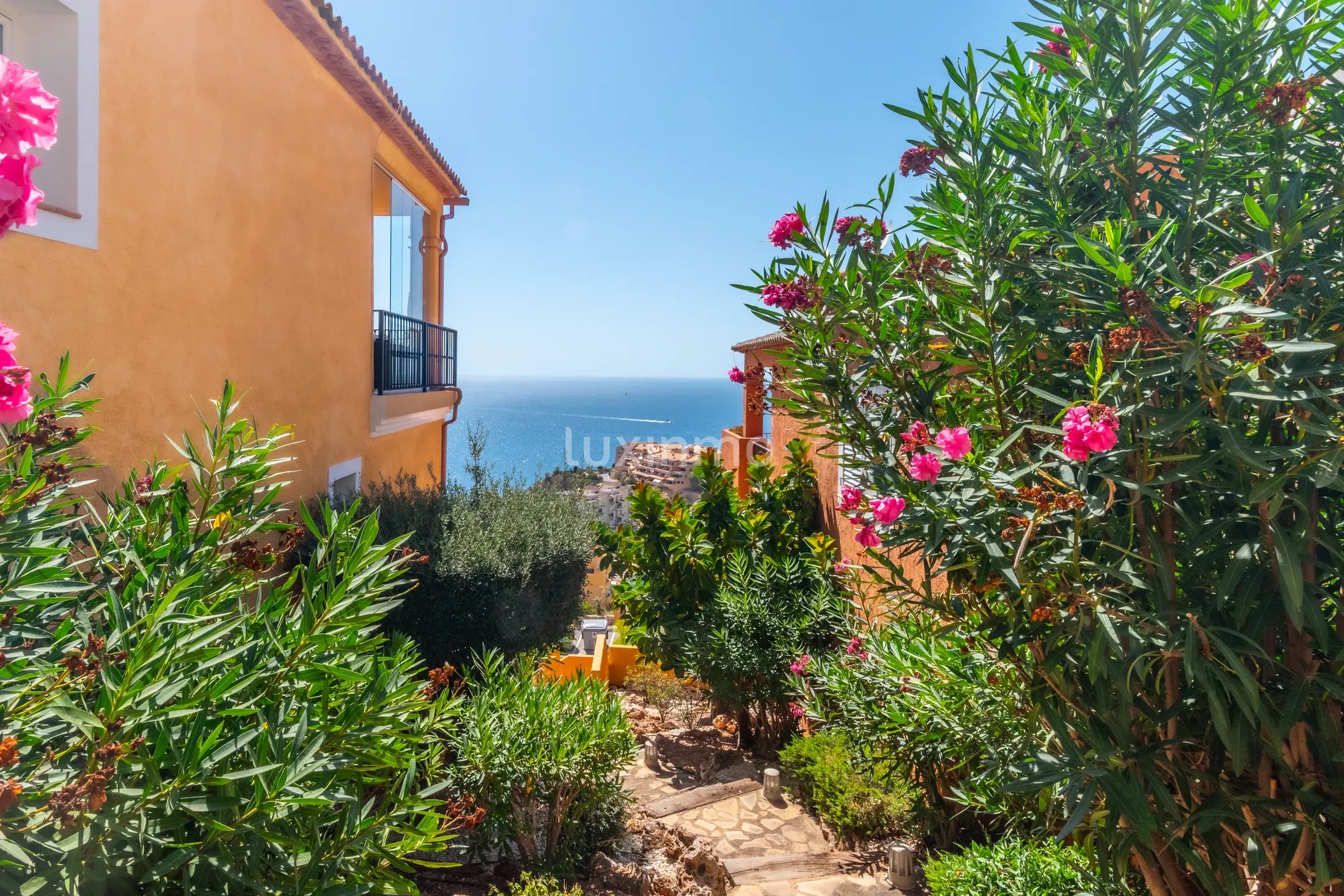 Semi detached house with sea views for sale in Mascarat — photo 2