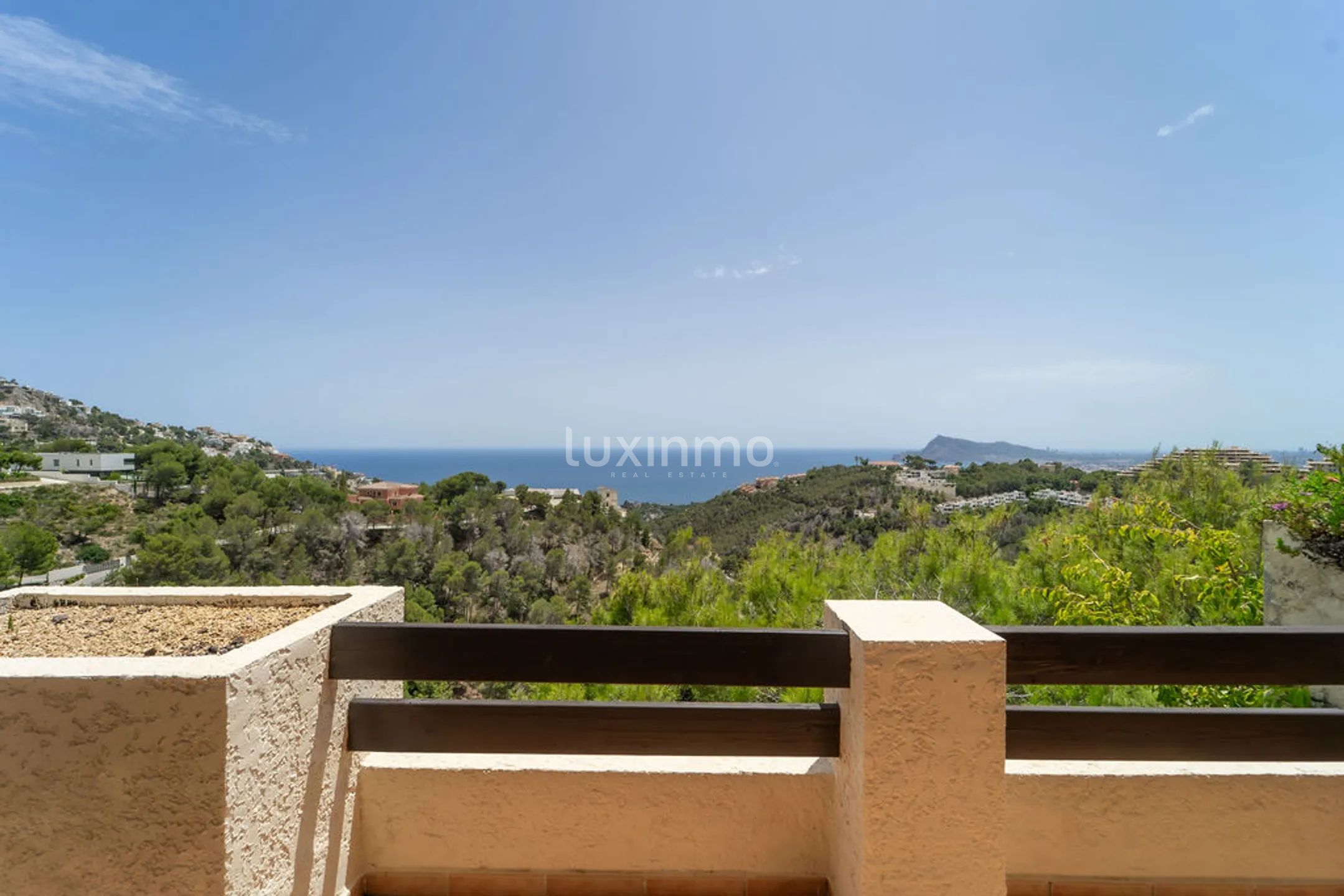 Mediterranean townhouse with panoramic sea views — photo 12