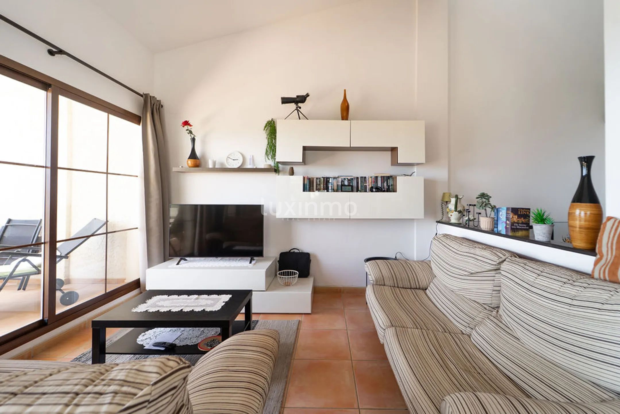 Mediterranean townhouse with panoramic sea views — photo 8