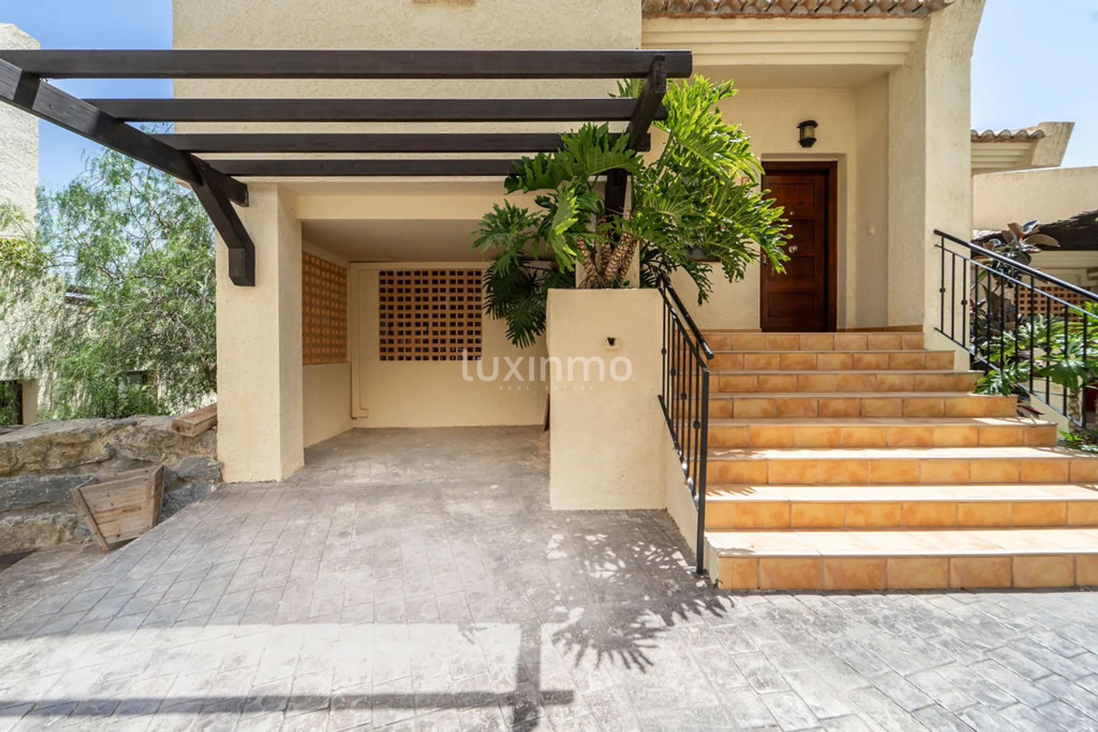 Mediterranean townhouse with panoramic sea views — photo 24