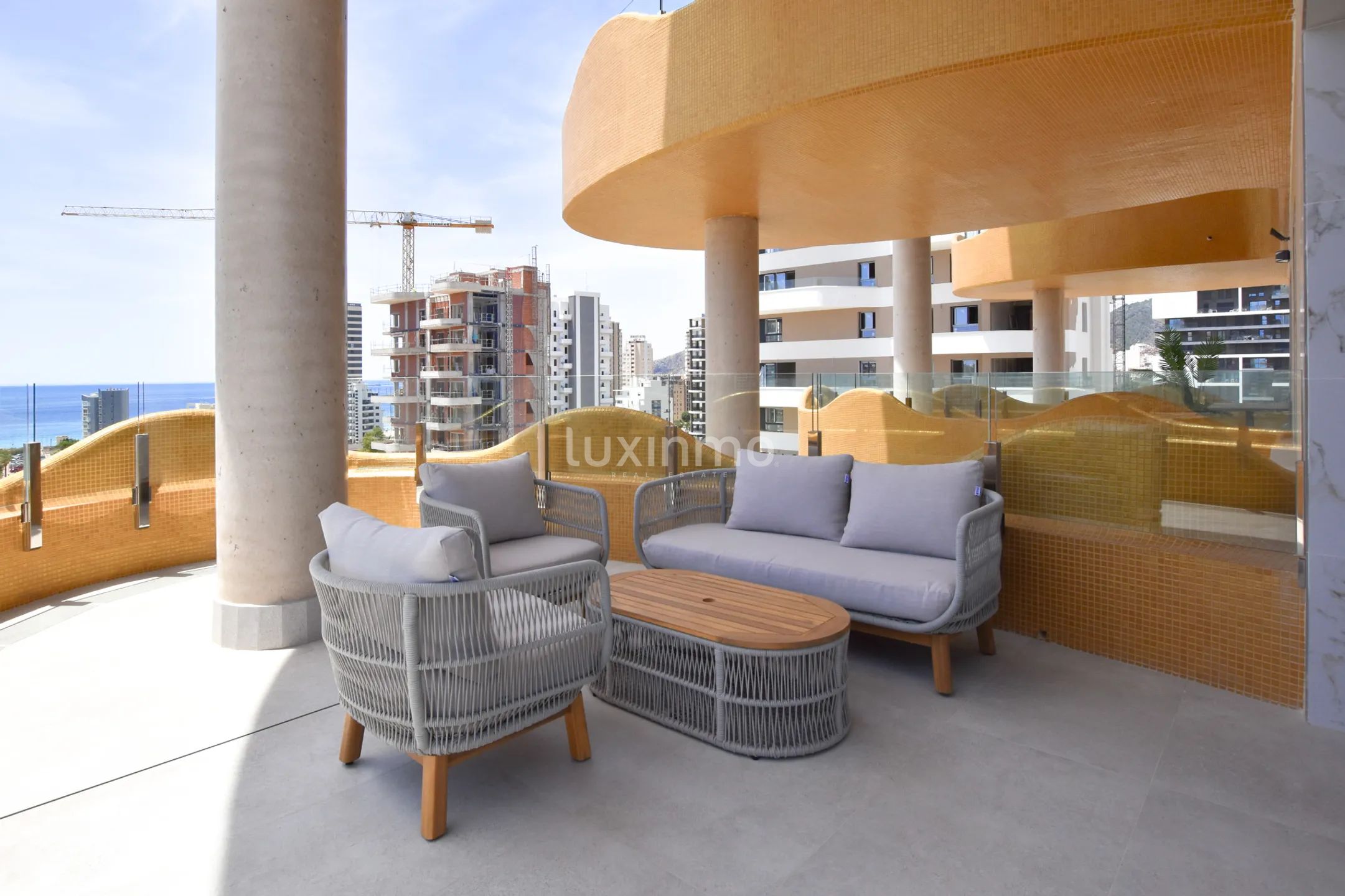 Modern flat with sea views to let in Calpe — photo 3