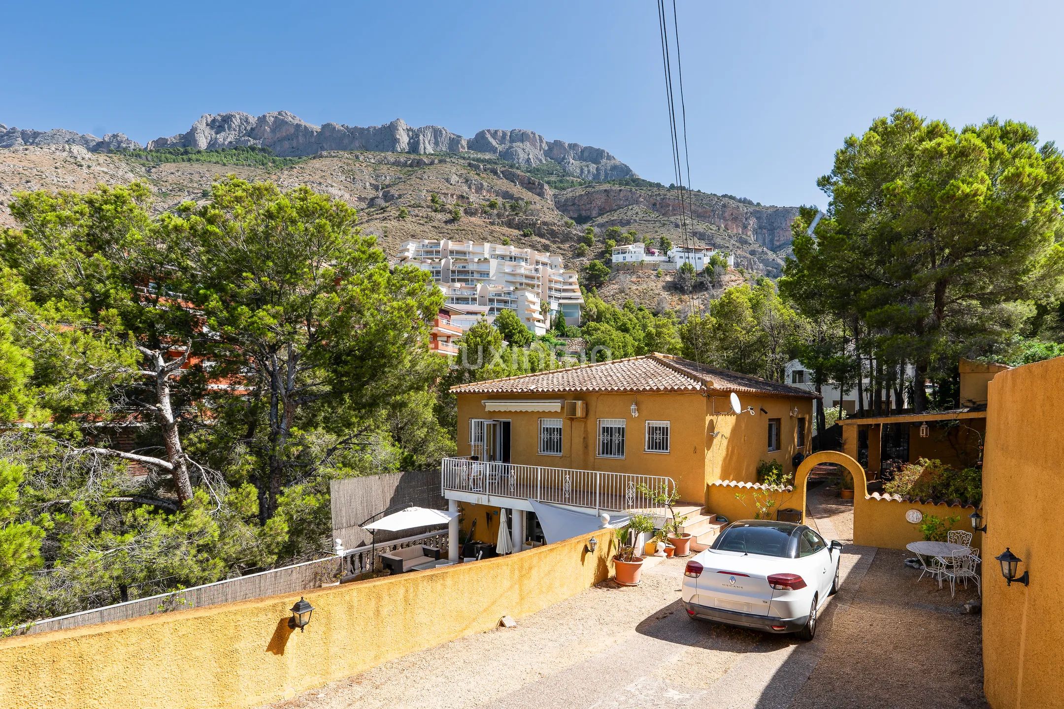 Mediterranean 5-bed villa with pool in Altea la Vella — photo 2