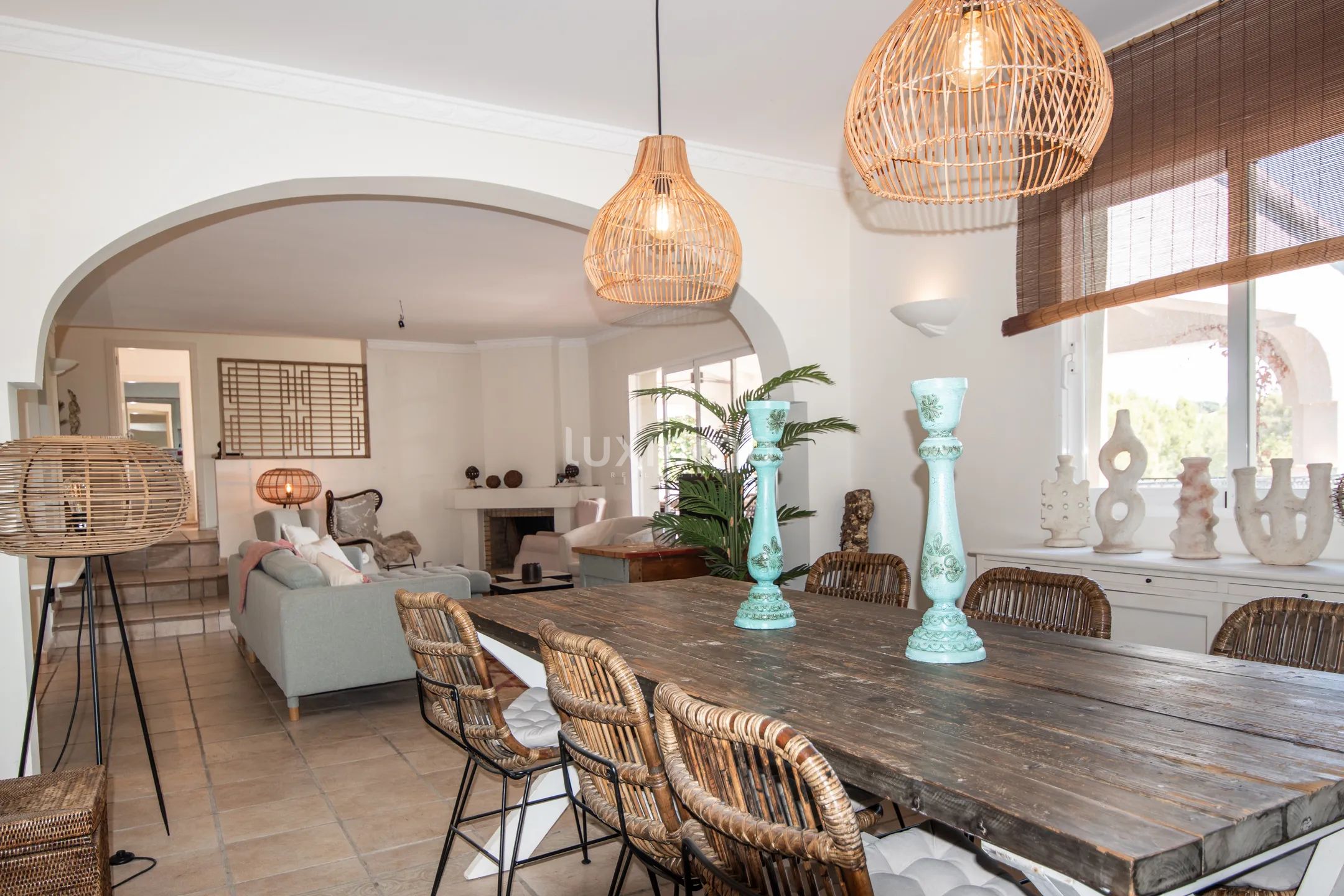 Exclusive ibiza-style villa with open views and private pool — photo 22