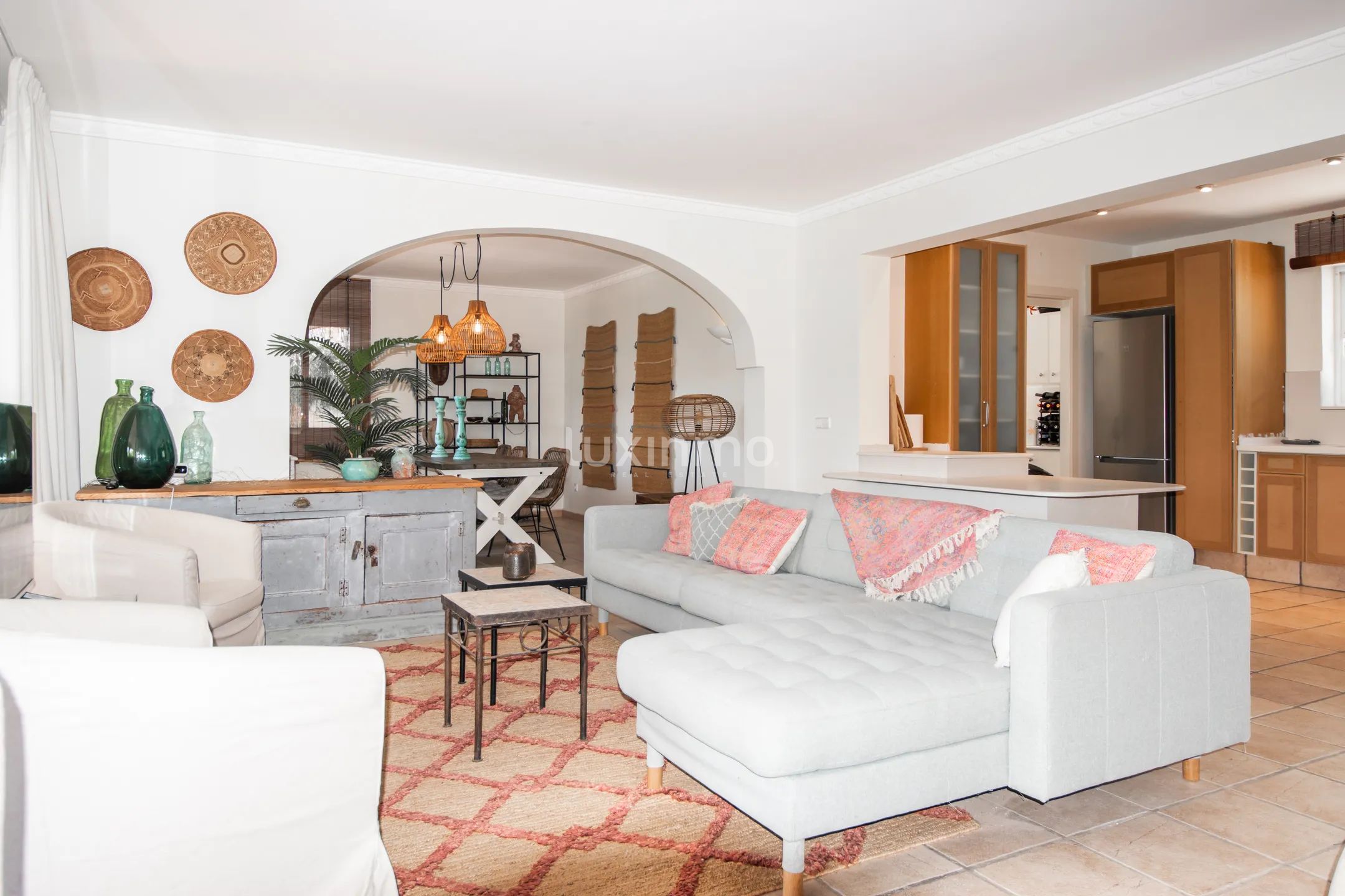 Exclusive ibiza-style villa with open views and private pool — photo 18