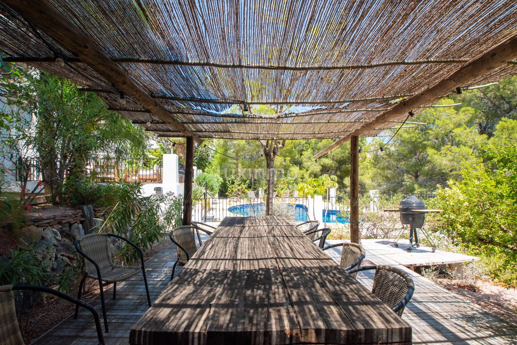 Exclusive ibiza-style villa with open views and private pool — photo 33