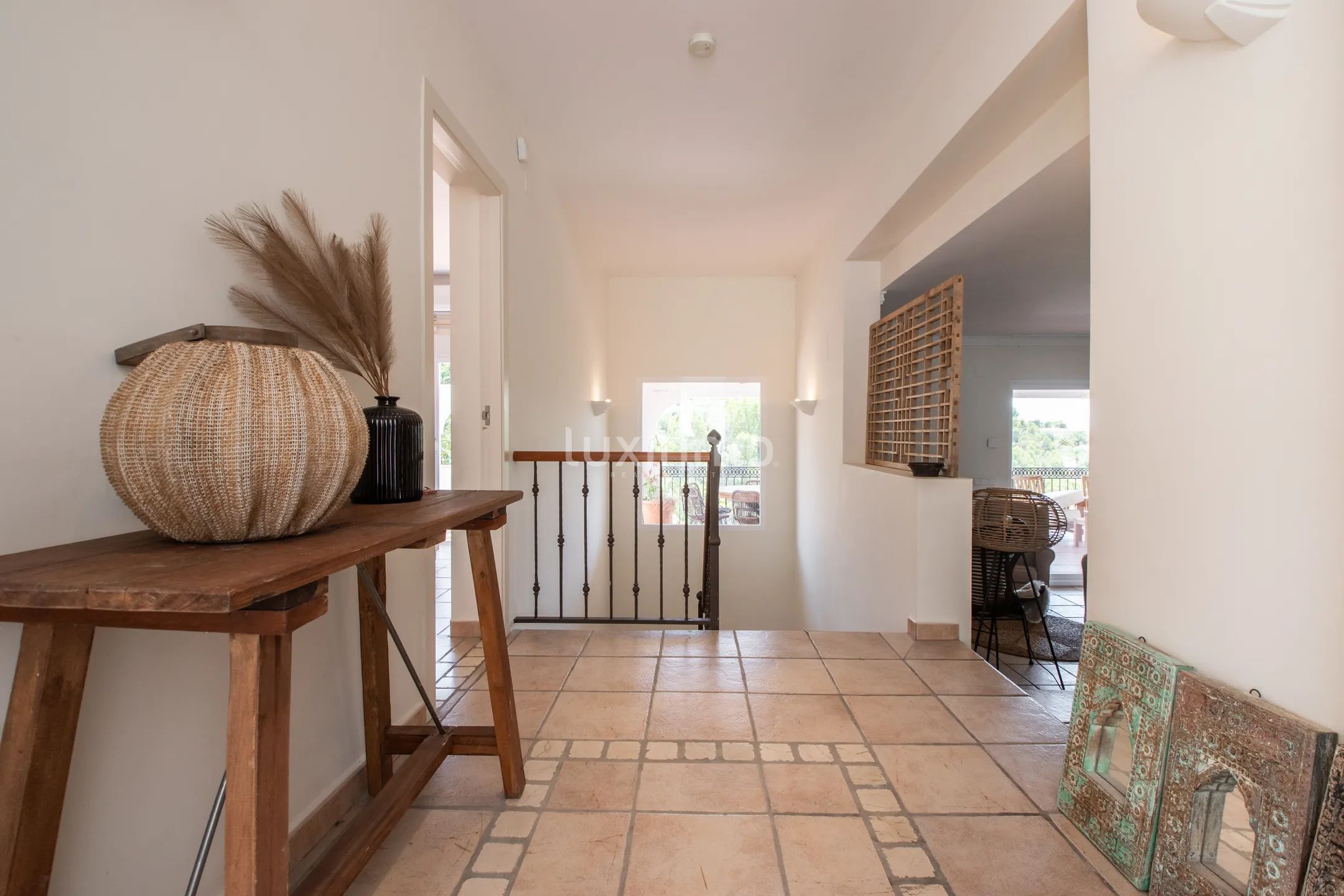 Exclusive ibiza-style villa with open views and private pool — photo 13