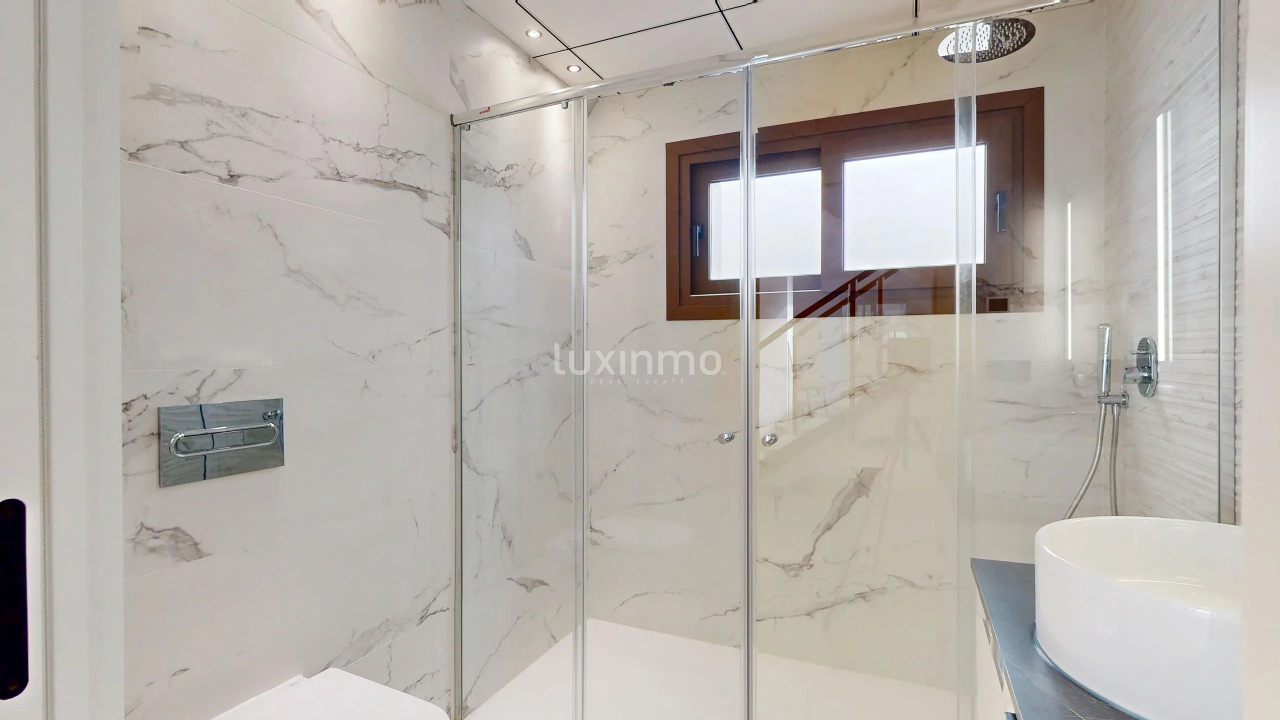 Moderne nybygd villa med 5 soverom og svømmebasseng i Finestrat — photo 18
