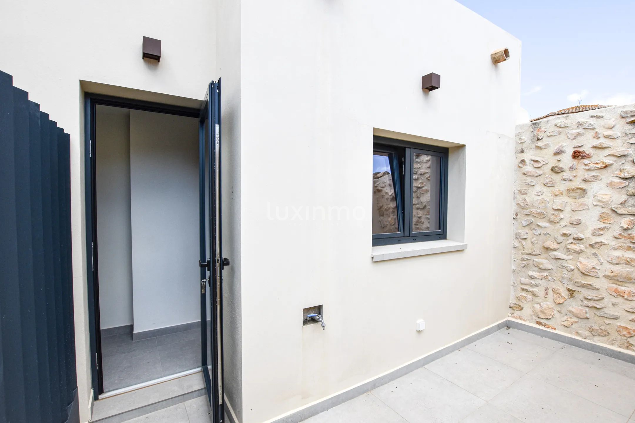 Modern two bedroom flat to let in Senija — photo 16