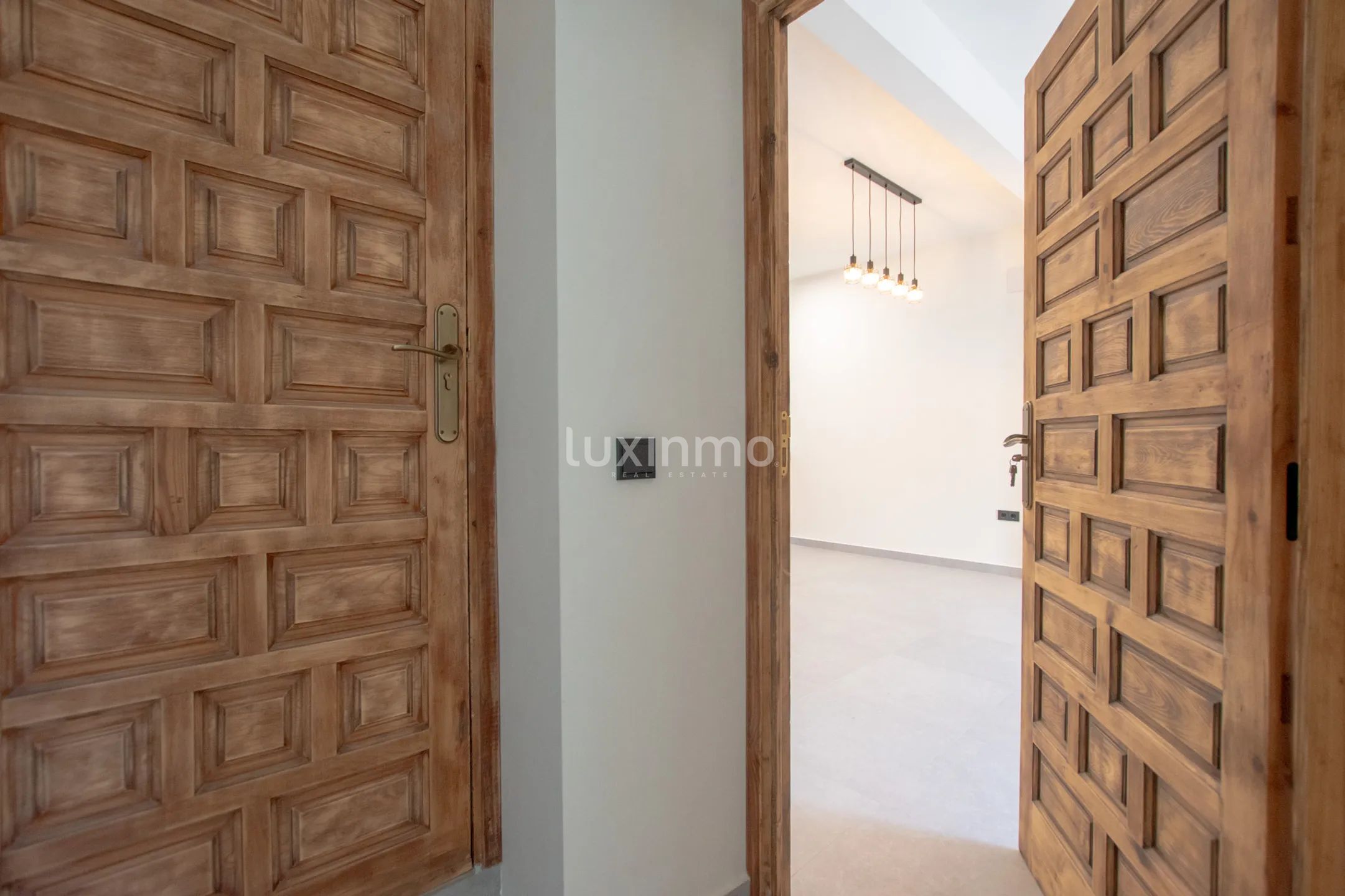 Modern two bedroom flat to let in Senija — photo 2