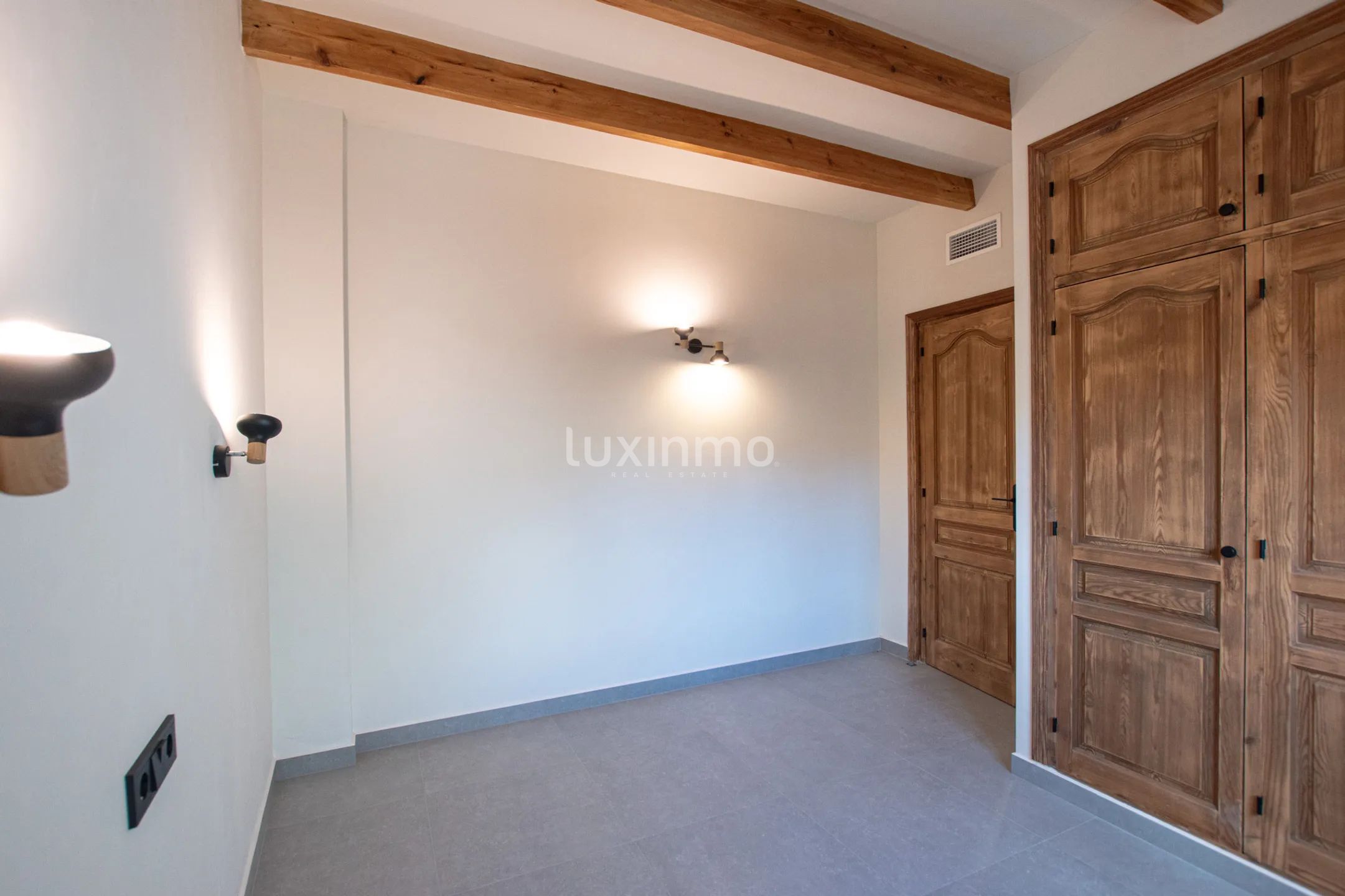 Modern two bedroom flat to let in Senija — photo 6
