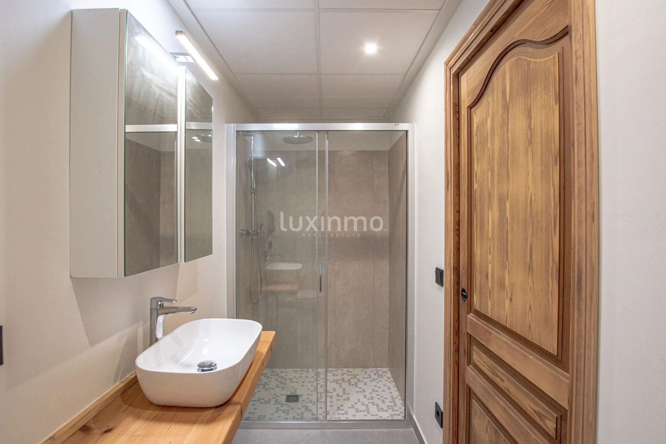 Modern two bedroom flat to let in Senija — photo 12