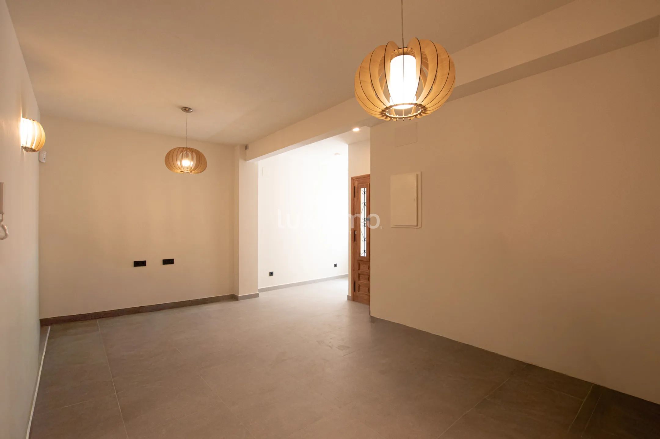 Modern two bedroom flat to let in Senija — photo 6