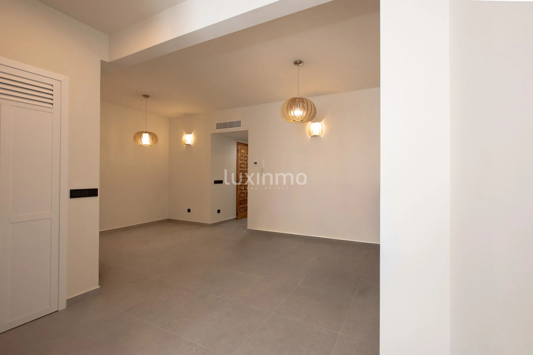 Modern two bedroom flat to let in Senija — photo 7